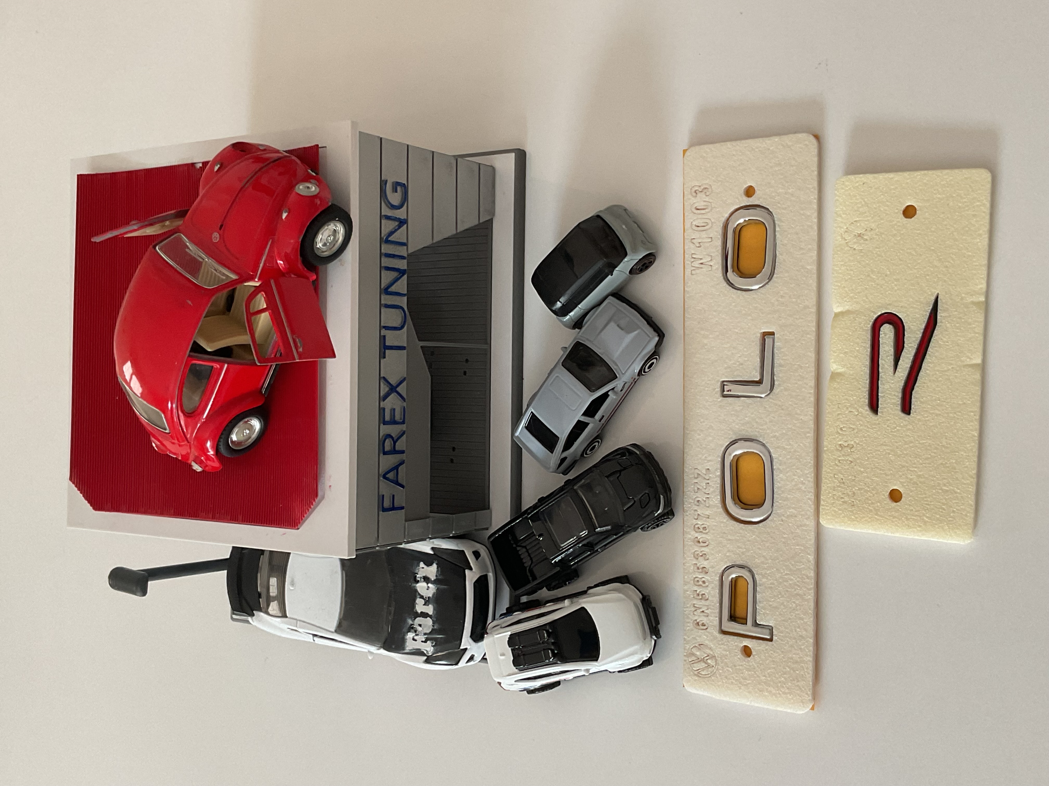 Volkswagen Polo ve R (Siyah-Kırmızı) Krom Yeni Nesil Bagaj Yazısı 3M 3D ABS