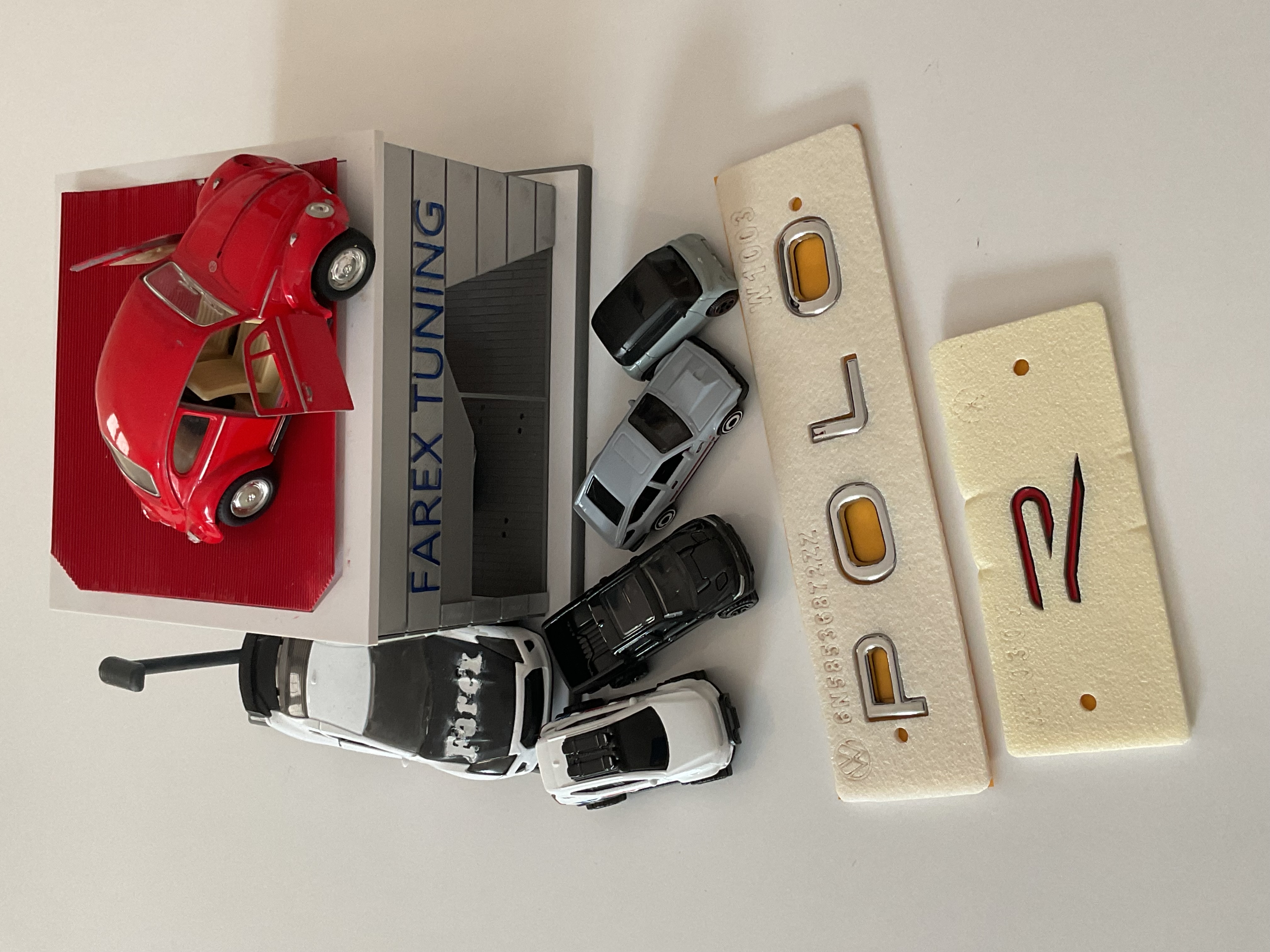 Volkswagen Polo ve R (Siyah-Kırmızı) Krom Yeni Nesil Bagaj Yazısı 3M 3D ABS