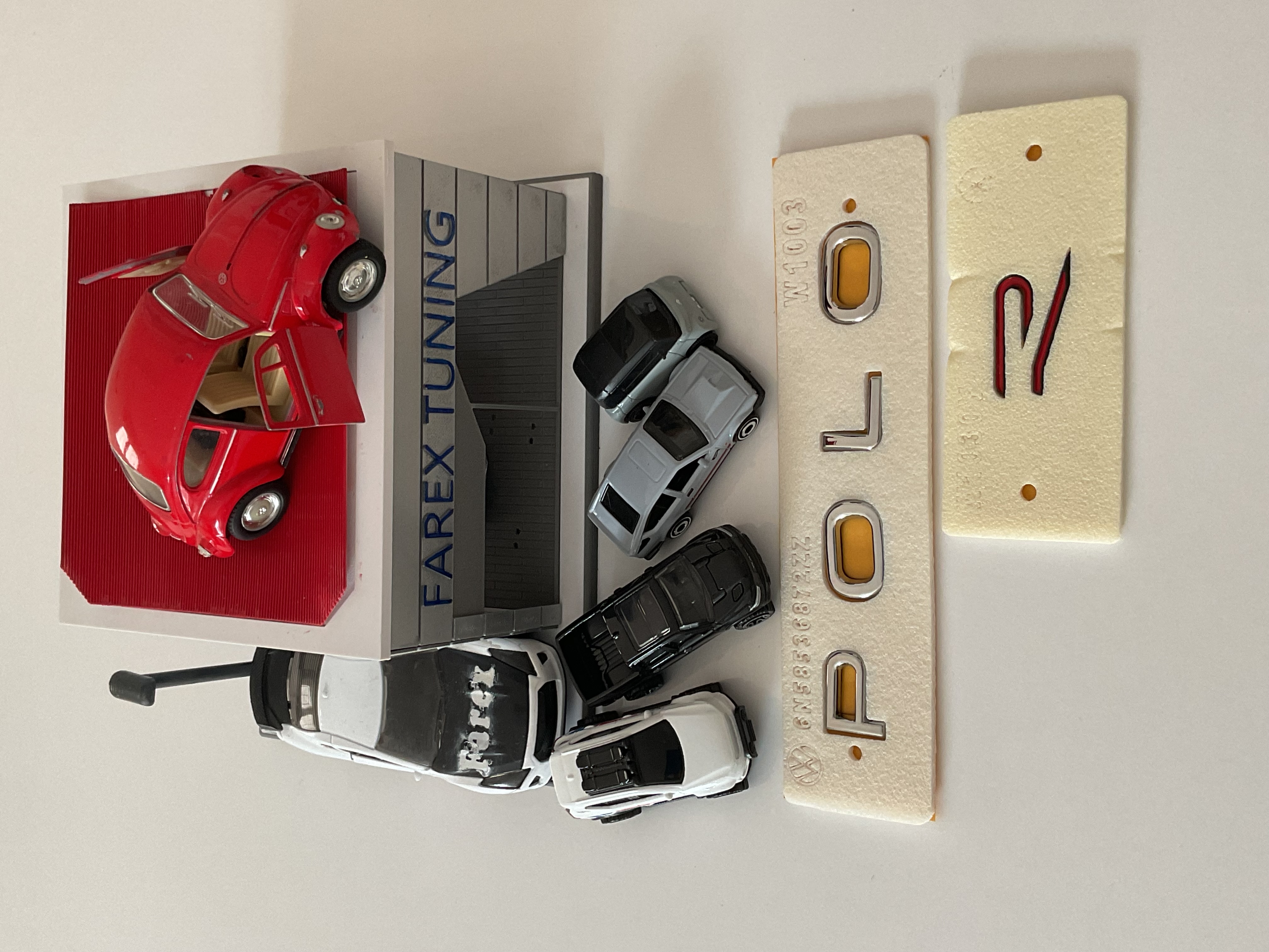 Volkswagen Polo ve R (Siyah-Kırmızı) Krom Yeni Nesil Bagaj Yazısı 3M 3D ABS