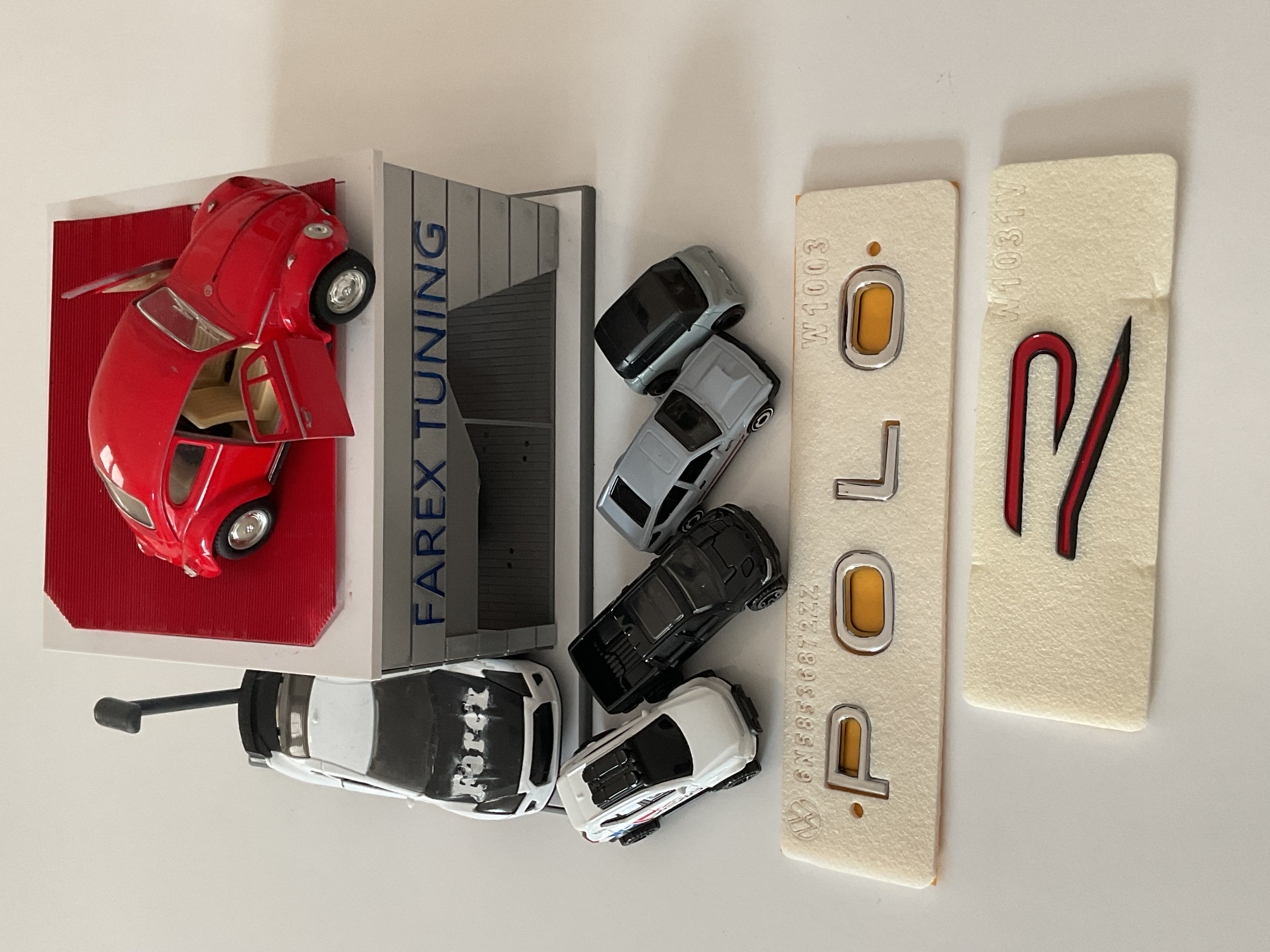 Volkswagen Polo ve R Büyük Boy (Siyah-Kırmızı) Krom Yeni Nesil Bagaj Yazısı 3M 3D ABS