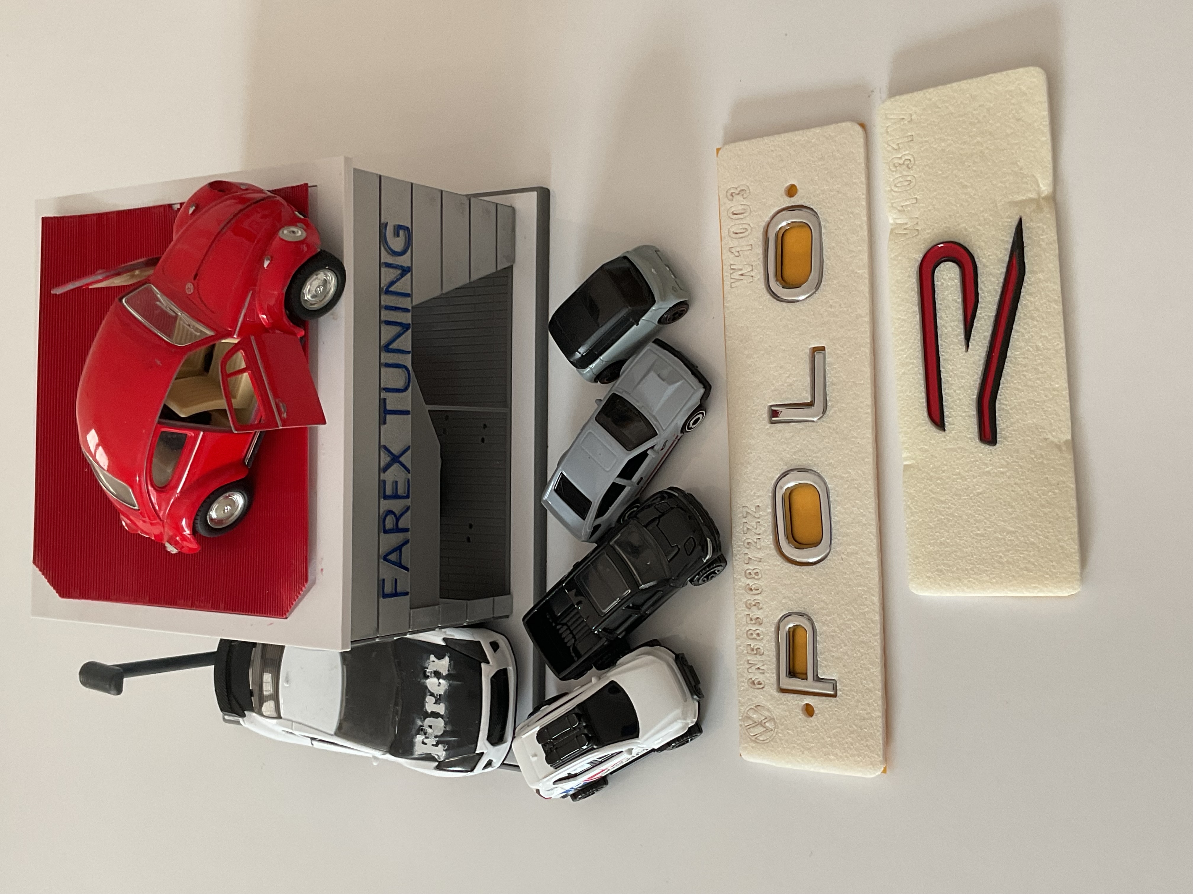 Volkswagen Polo ve R Büyük Boy (Siyah-Kırmızı) Krom Yeni Nesil Bagaj Yazısı 3M 3D ABS