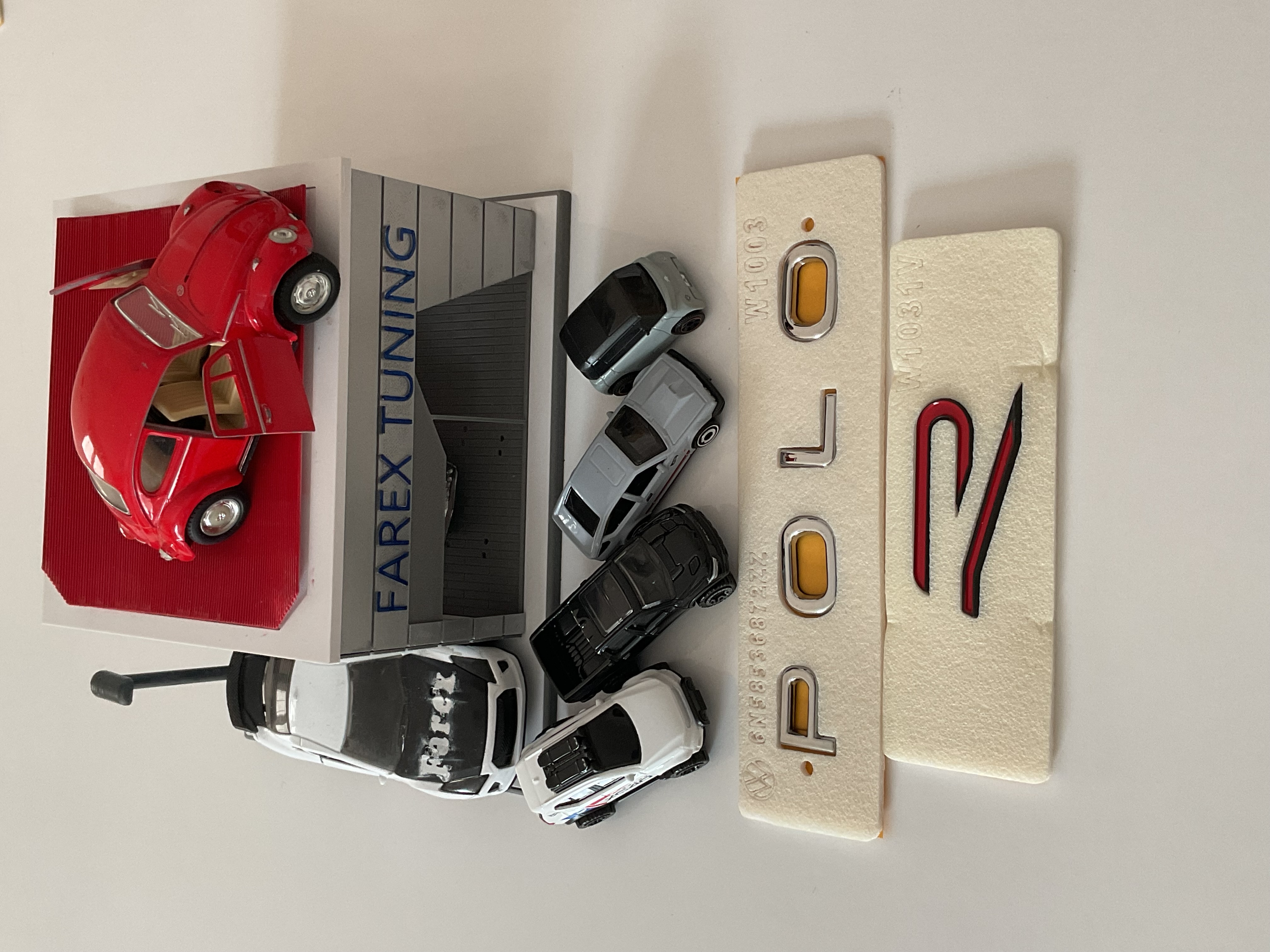 Volkswagen Polo ve R Büyük Boy (Siyah-Kırmızı) Krom Yeni Nesil Bagaj Yazısı 3M 3D ABS