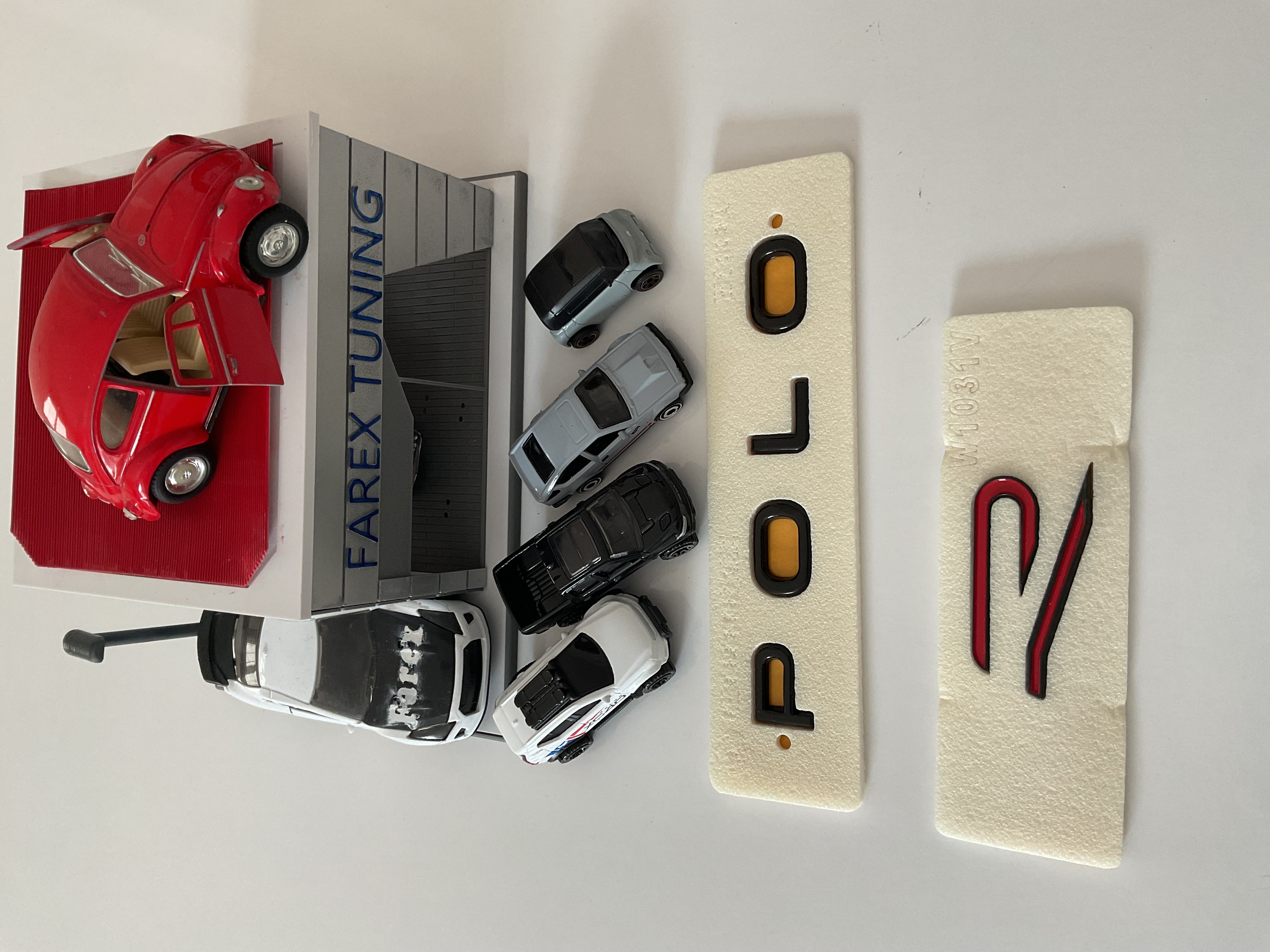 Volkswagen Polo Piano Black ve R (Siyah-Kırmızı) Büyük Boy Yeni Nesil Bagaj Yazısı 3M 3D ABS