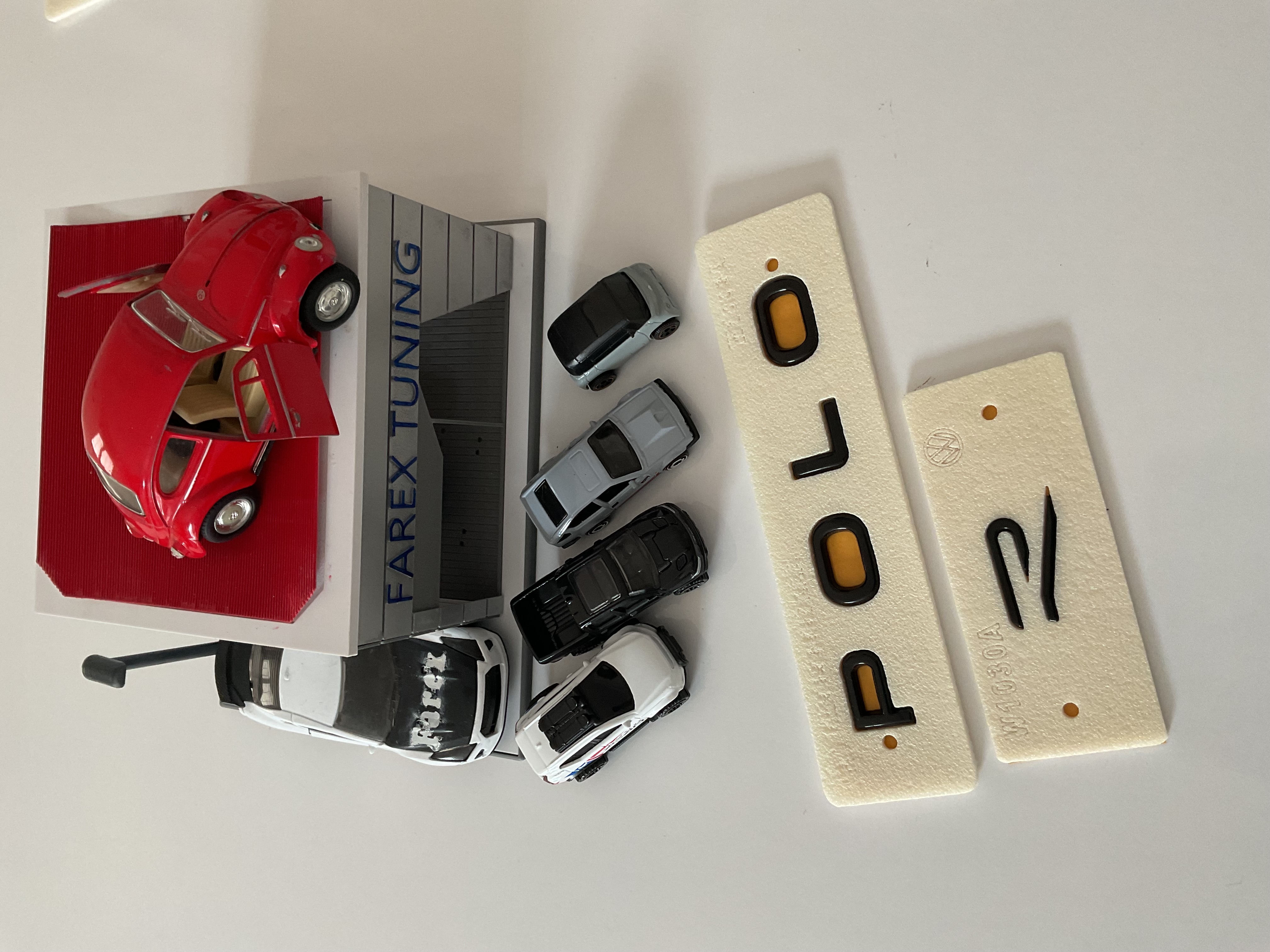 Volkswagen Polo Piano Black ve R (Siyah-Kırmızı) Küçük Boy Yeni Nesil Bagaj Yazısı 3M 3D ABS