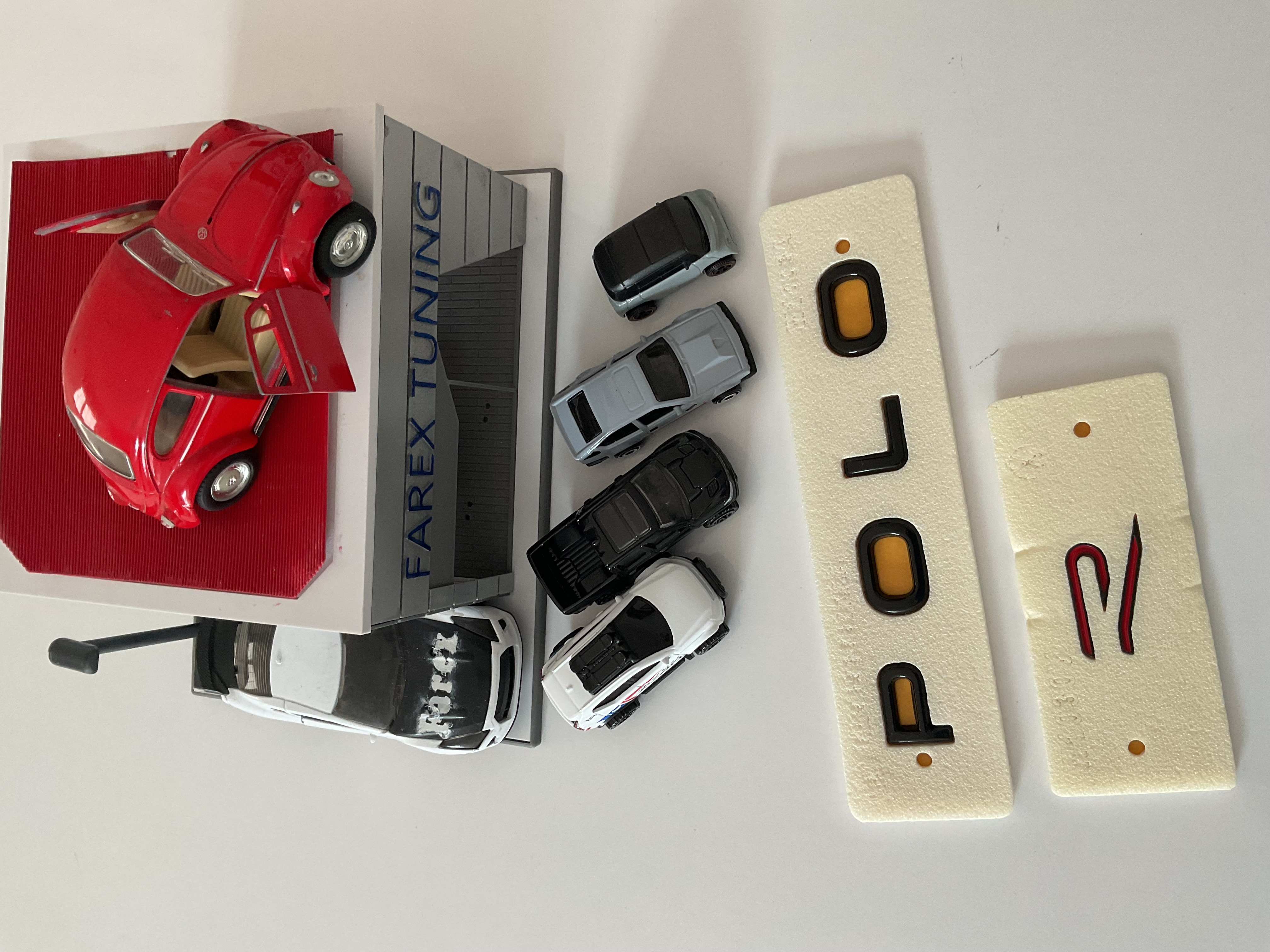 Volkswagen Polo Piano Black ve R (Siyah-Kırmızı) Küçük Boy Yeni Nesil Bagaj Yazısı 3M 3D ABS