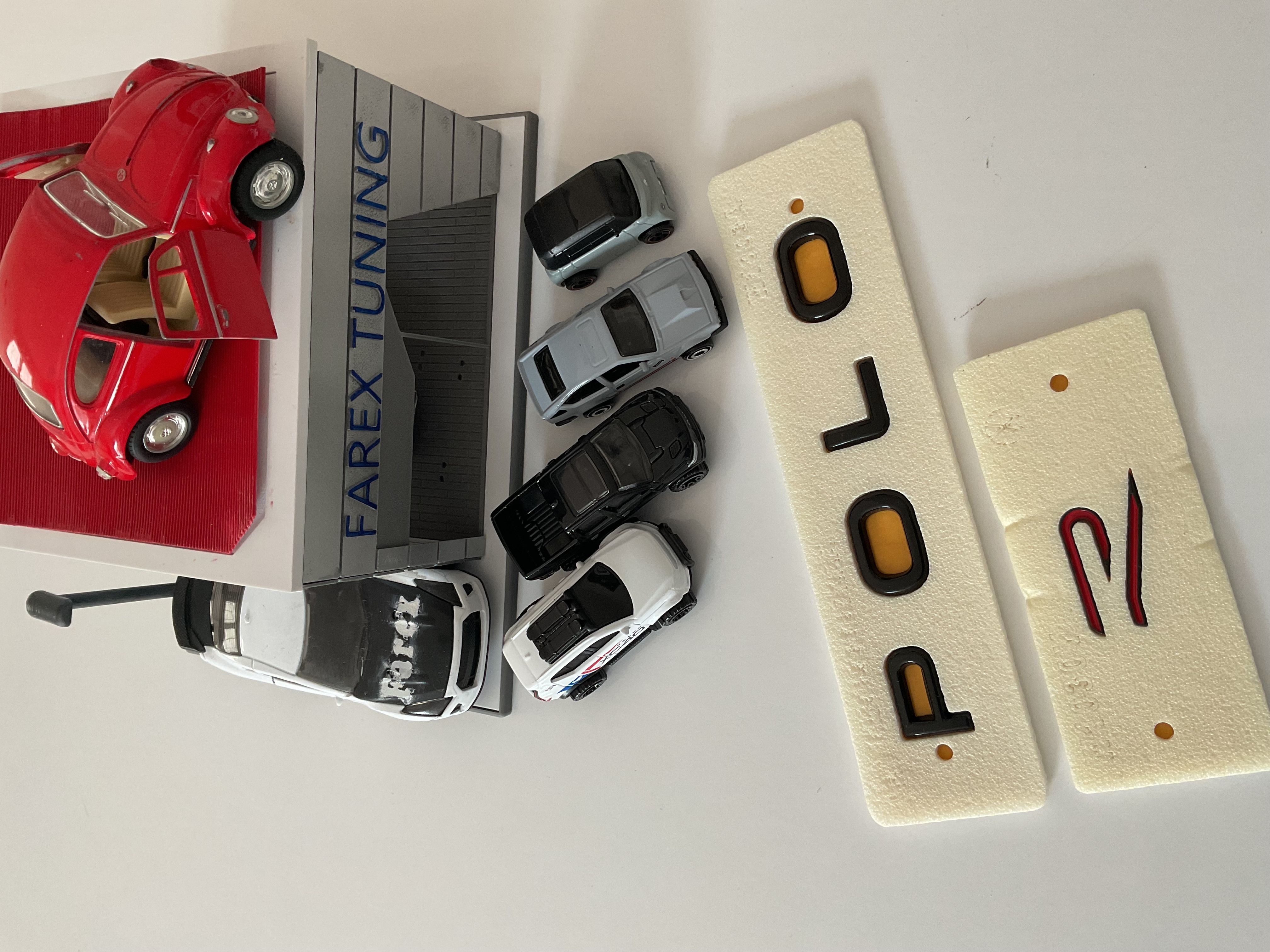 Volkswagen Polo Piano Black ve R (Siyah-Kırmızı) Küçük Boy Yeni Nesil Bagaj Yazısı 3M 3D ABS