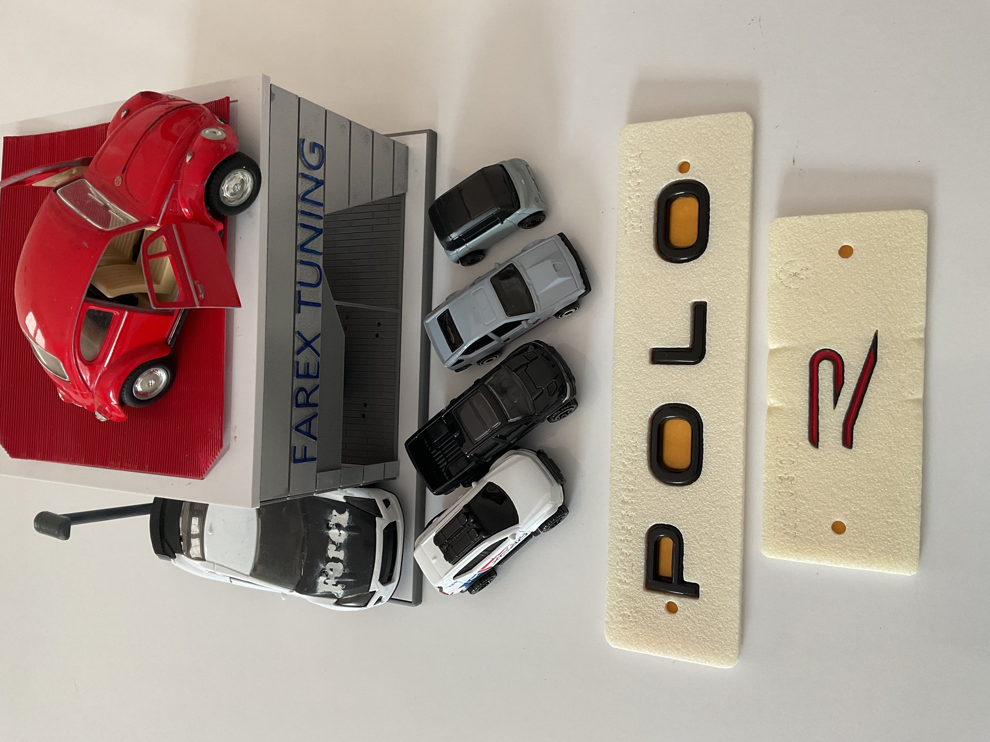 Volkswagen Polo Piano Black ve R (Siyah-Kırmızı) Küçük Boy Yeni Nesil Bagaj Yazısı 3M 3D ABS