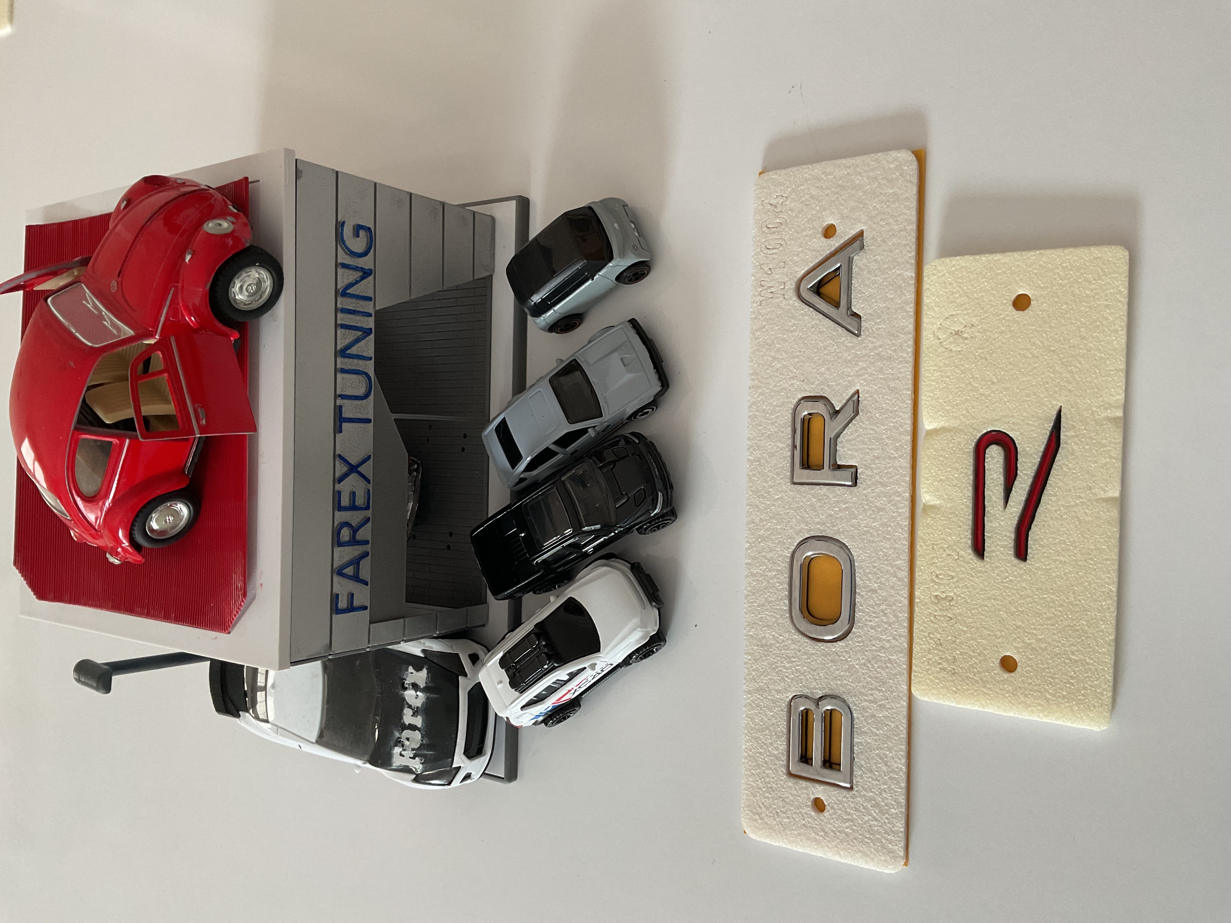 Volkswagen Bora Krom ve R (Siyah-Kırmızı) Küçük Boy Yeni Nesil Bagaj Yazısı 3M 3D ABS