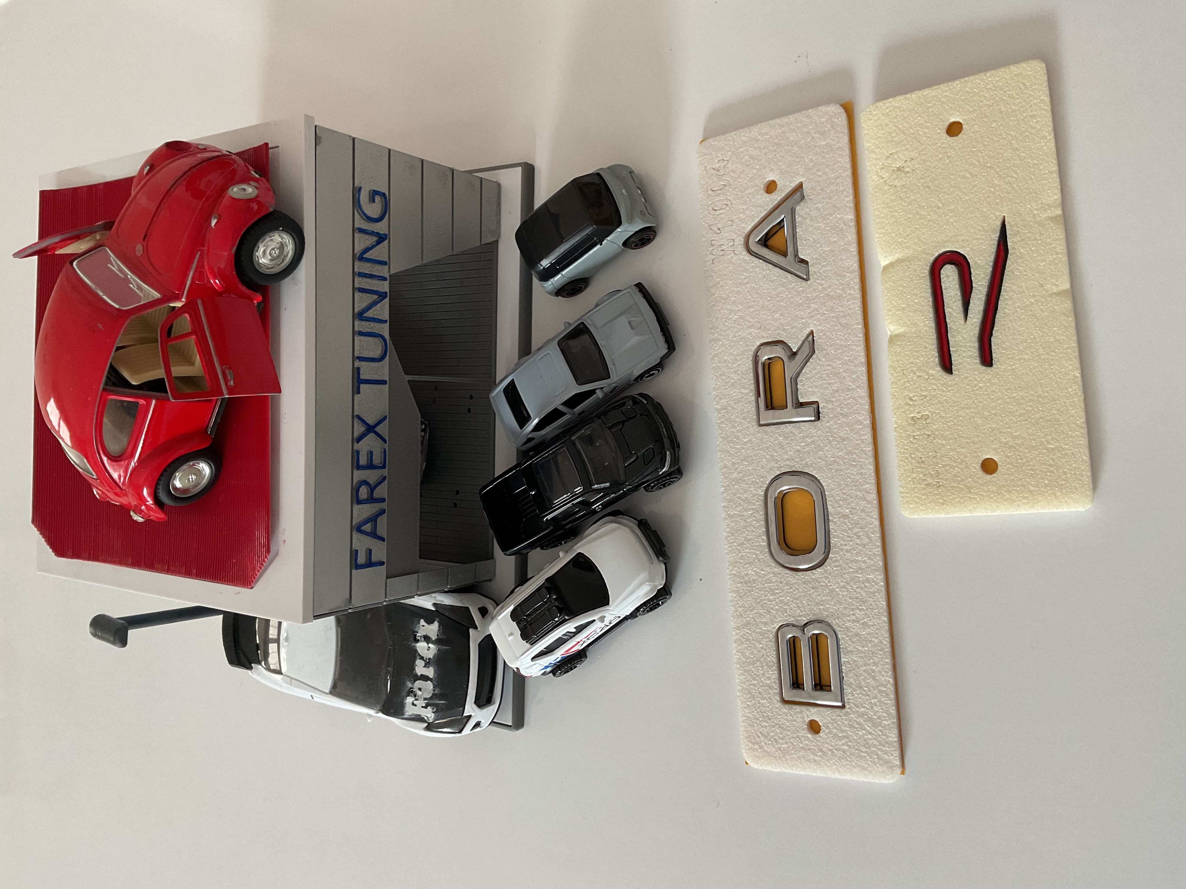 Volkswagen Bora Krom ve R (Siyah-Kırmızı) Küçük Boy Yeni Nesil Bagaj Yazısı 3M 3D ABS