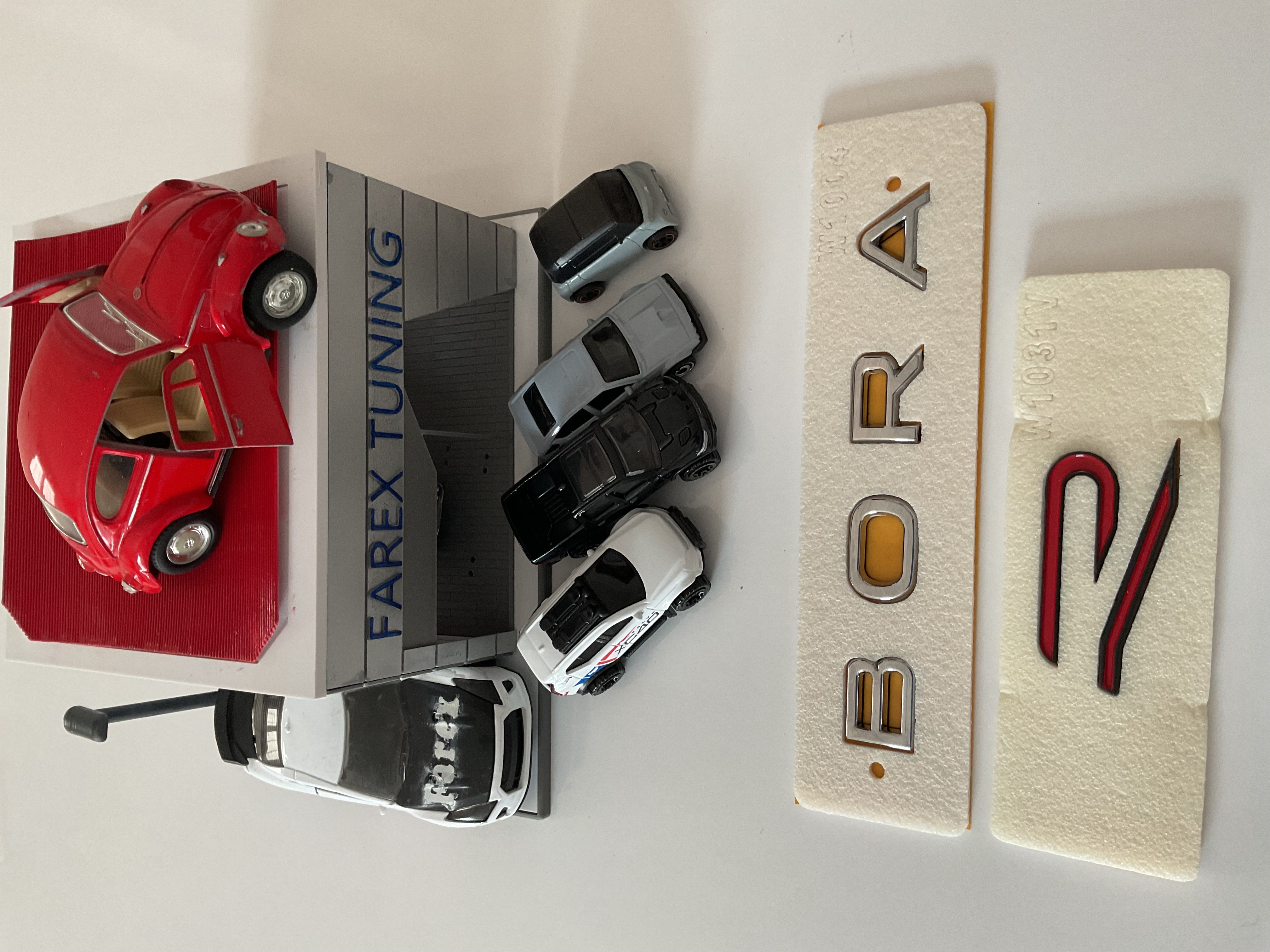 Volkswagen Bora Krom ve R (Siyah-Kırmızı) Büyük Boy Yeni Nesil Bagaj Yazısı 3M 3D ABS