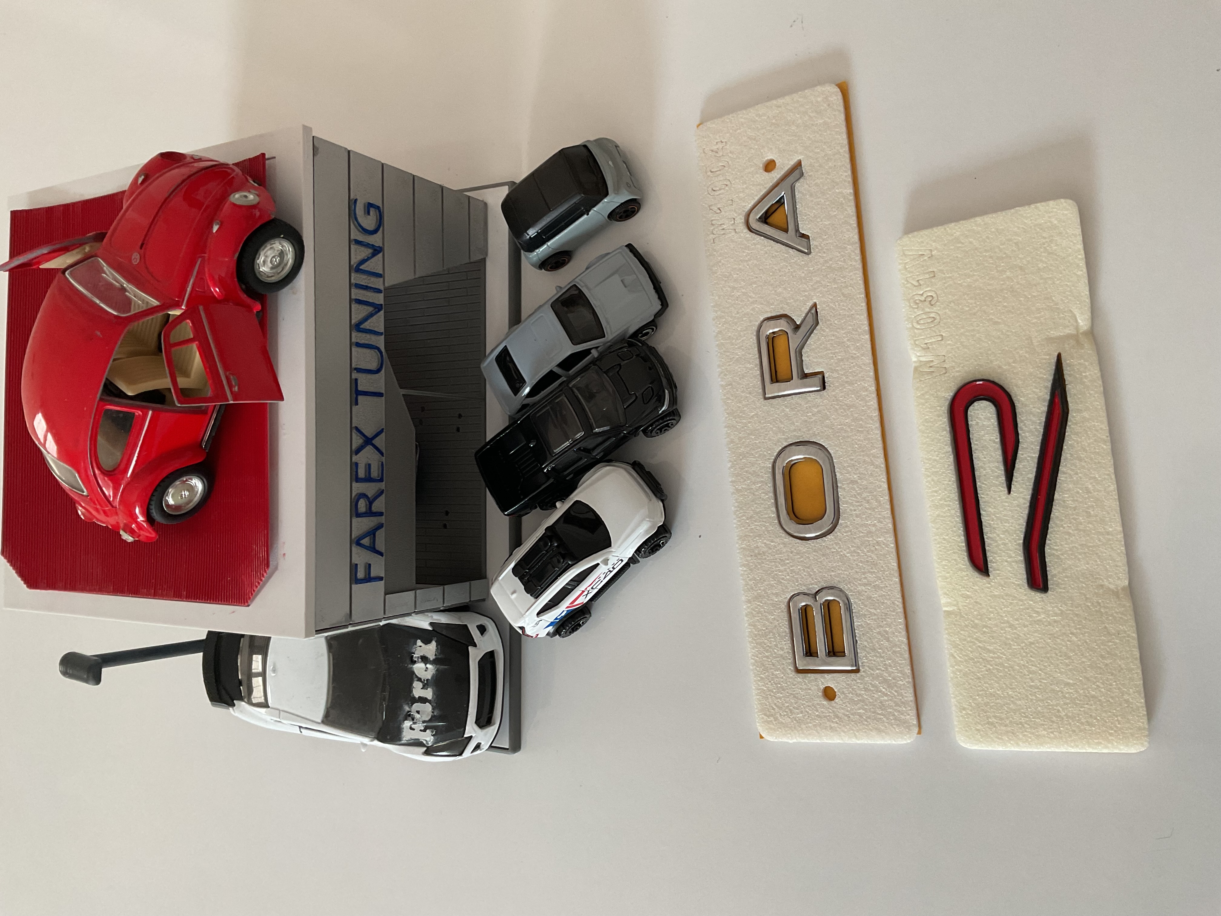 Volkswagen Bora Krom ve R (Siyah-Kırmızı) Büyük Boy Yeni Nesil Bagaj Yazısı 3M 3D ABS