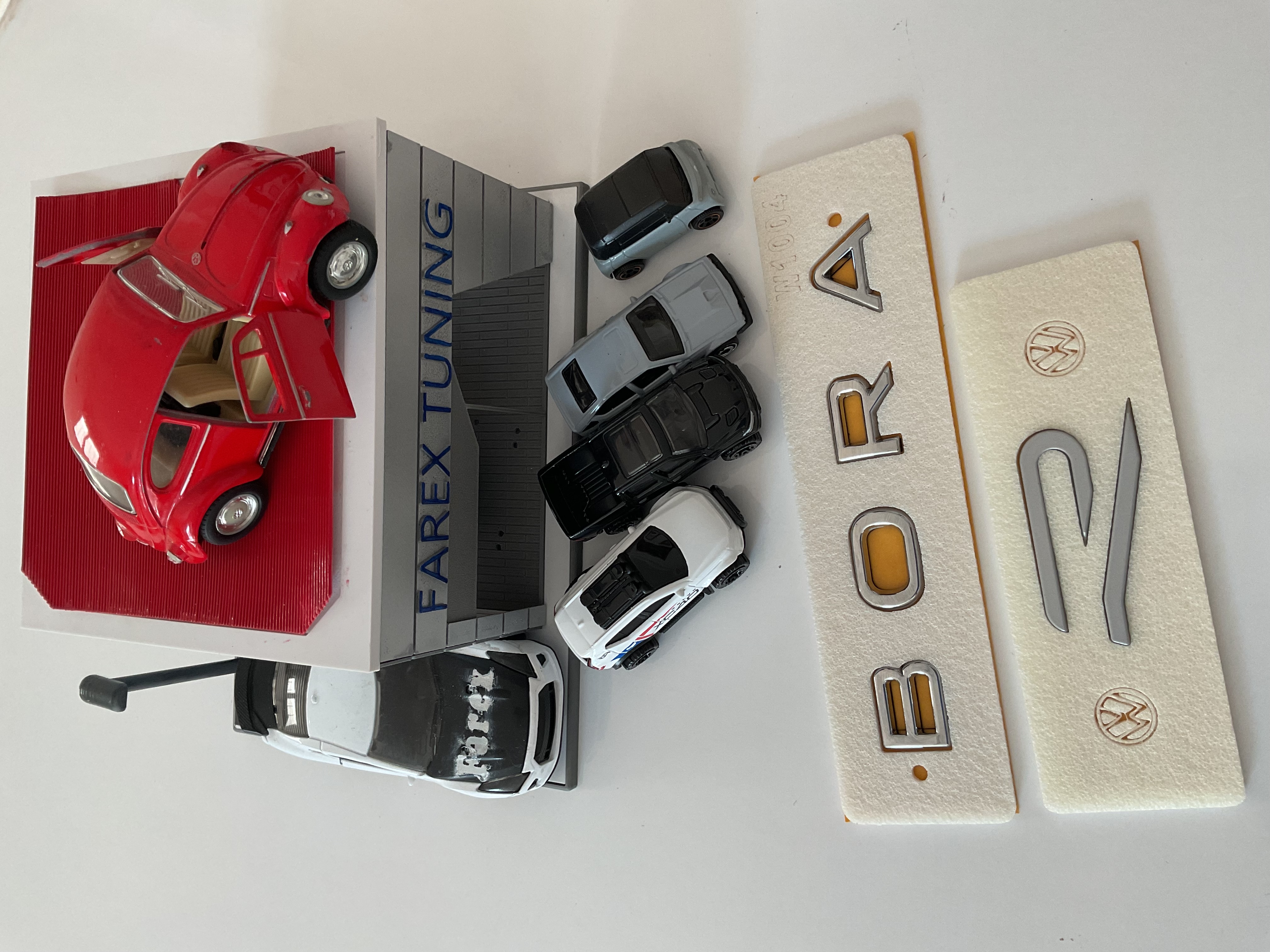 Volkswagen Bora Krom ve R (Gri) Büyük Boy Yeni Nesil Bagaj Yazısı 3M 3D ABS