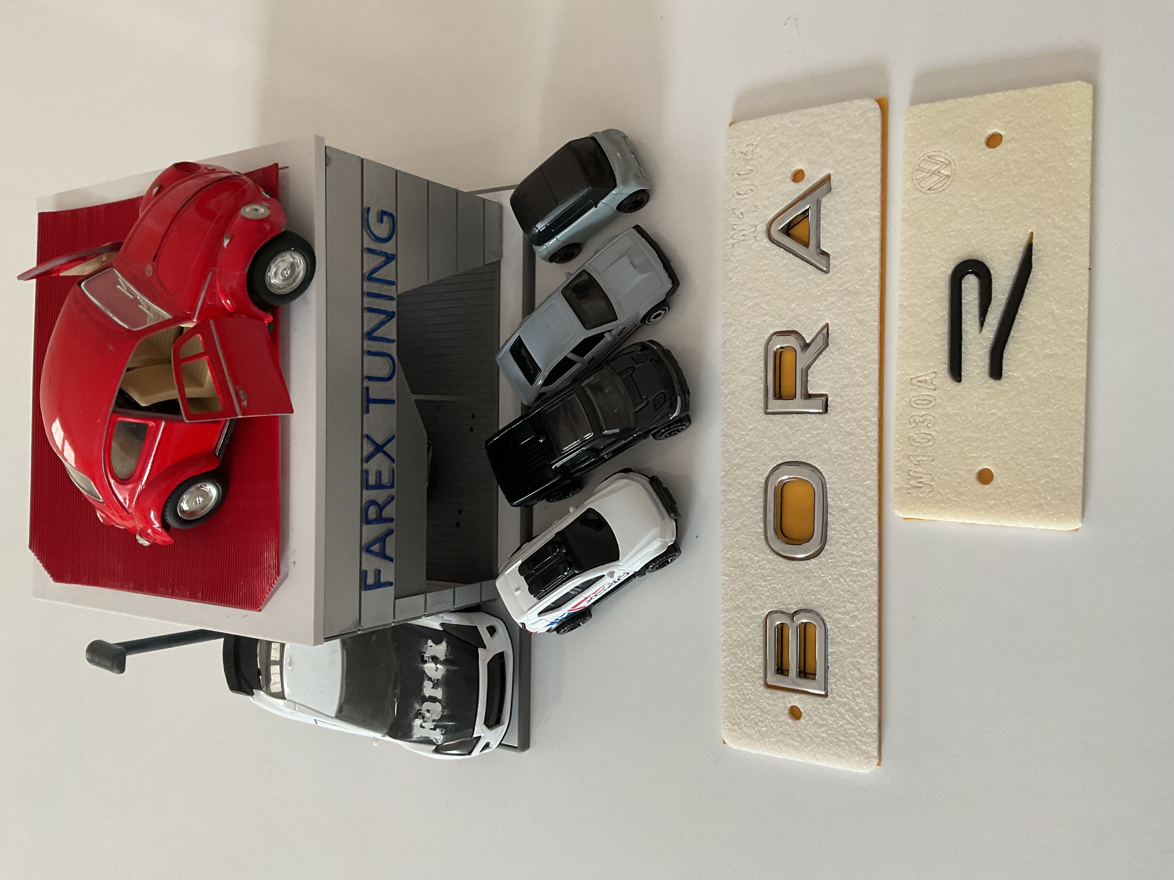 Volkswagen Bora Krom ve R (Piano Black) Küçük Boy Yeni Nesil Bagaj Yazısı 3M 3D ABS