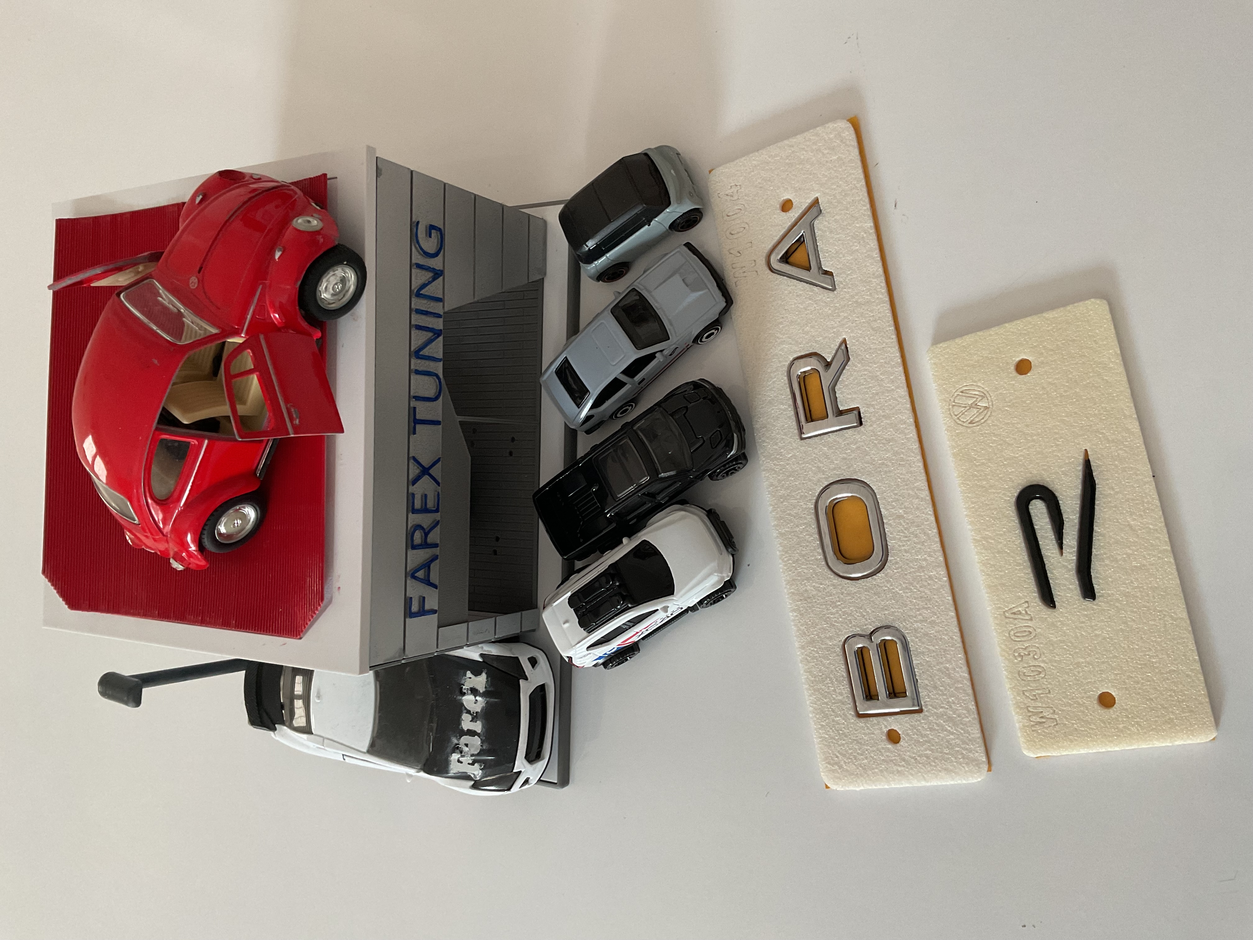 Volkswagen Bora Krom ve R (Piano Black) Küçük Boy Yeni Nesil Bagaj Yazısı 3M 3D ABS