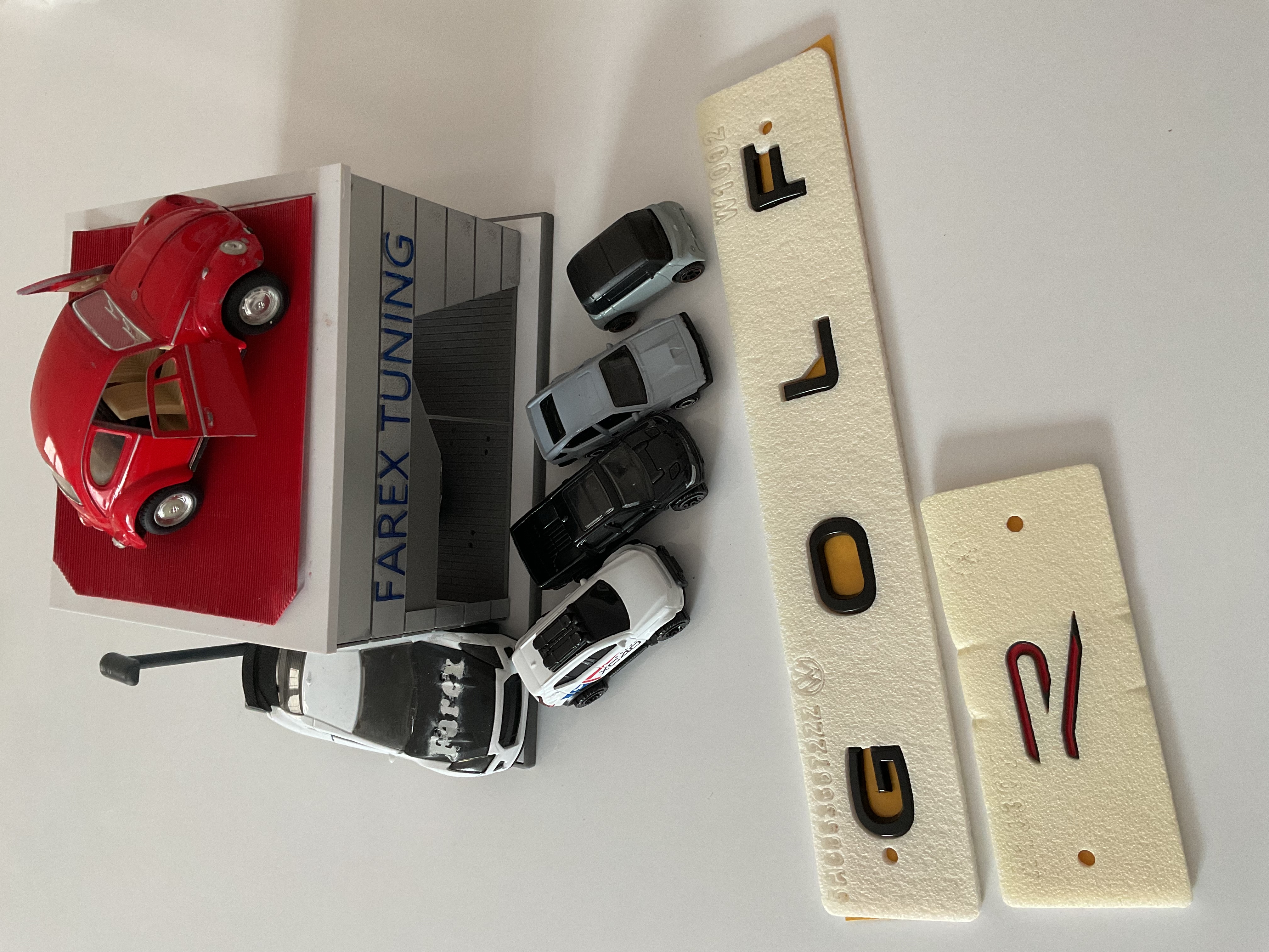 Volkswagen Golf Piano Black Boşluklu ve R Küçük (Siyah-Kırmızı) Yeni Nesil 3M 3D ABS