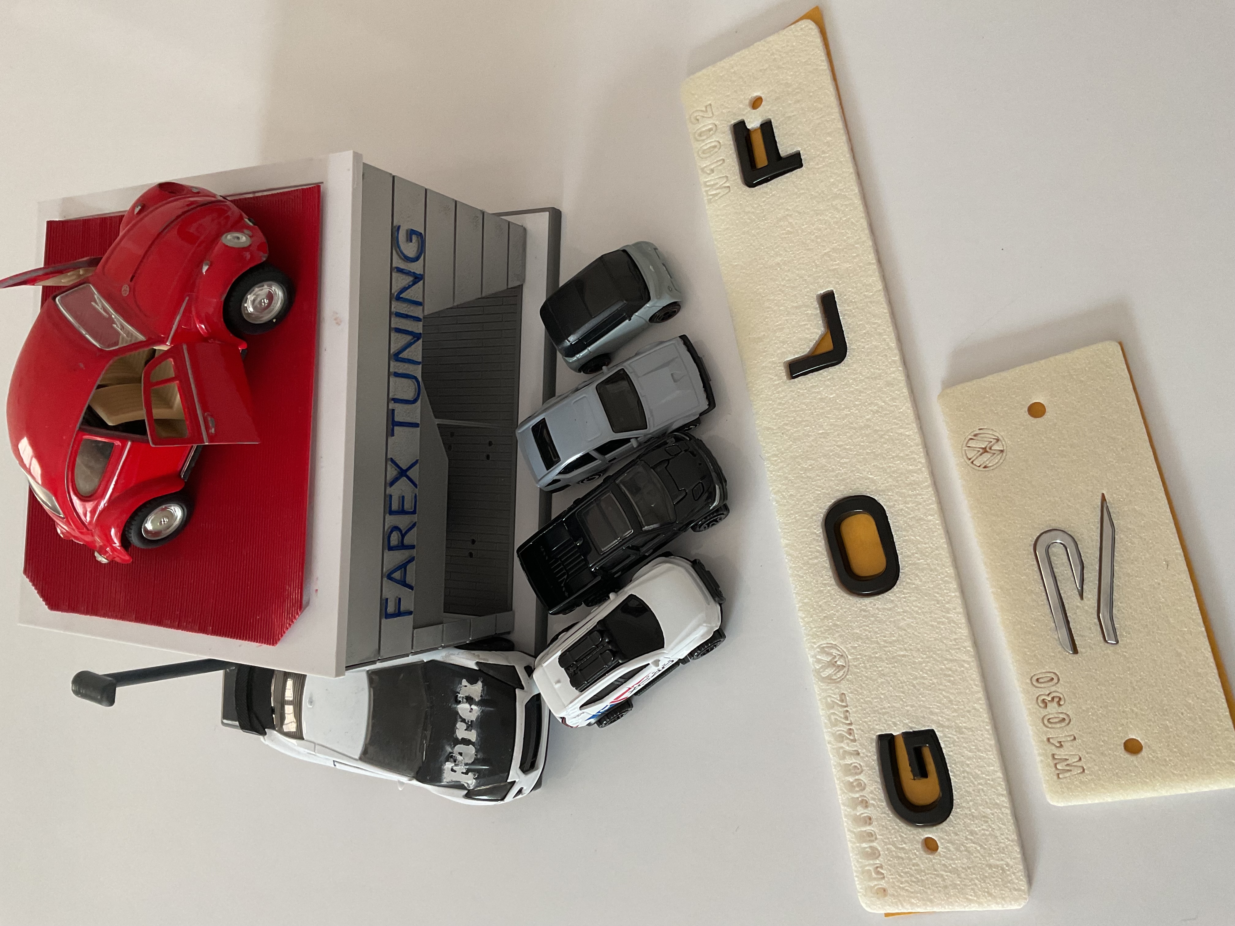 Volkswagen Golf Piano Black Boşluklu ve R (Krom) Yeni Nesil 3M 3D ABS