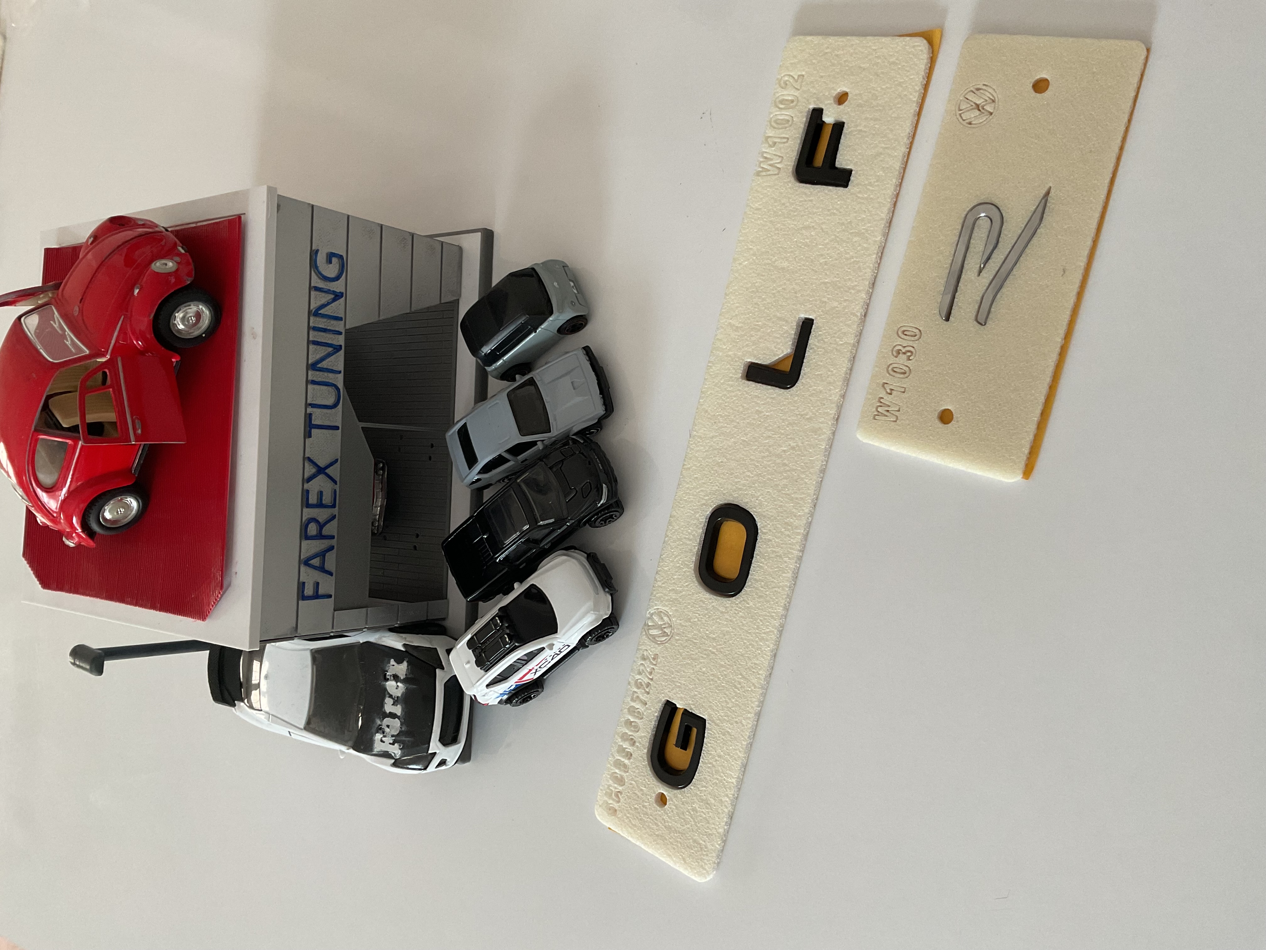 Volkswagen Golf Piano Black Boşluklu ve R (Krom) Yeni Nesil 3M 3D ABS