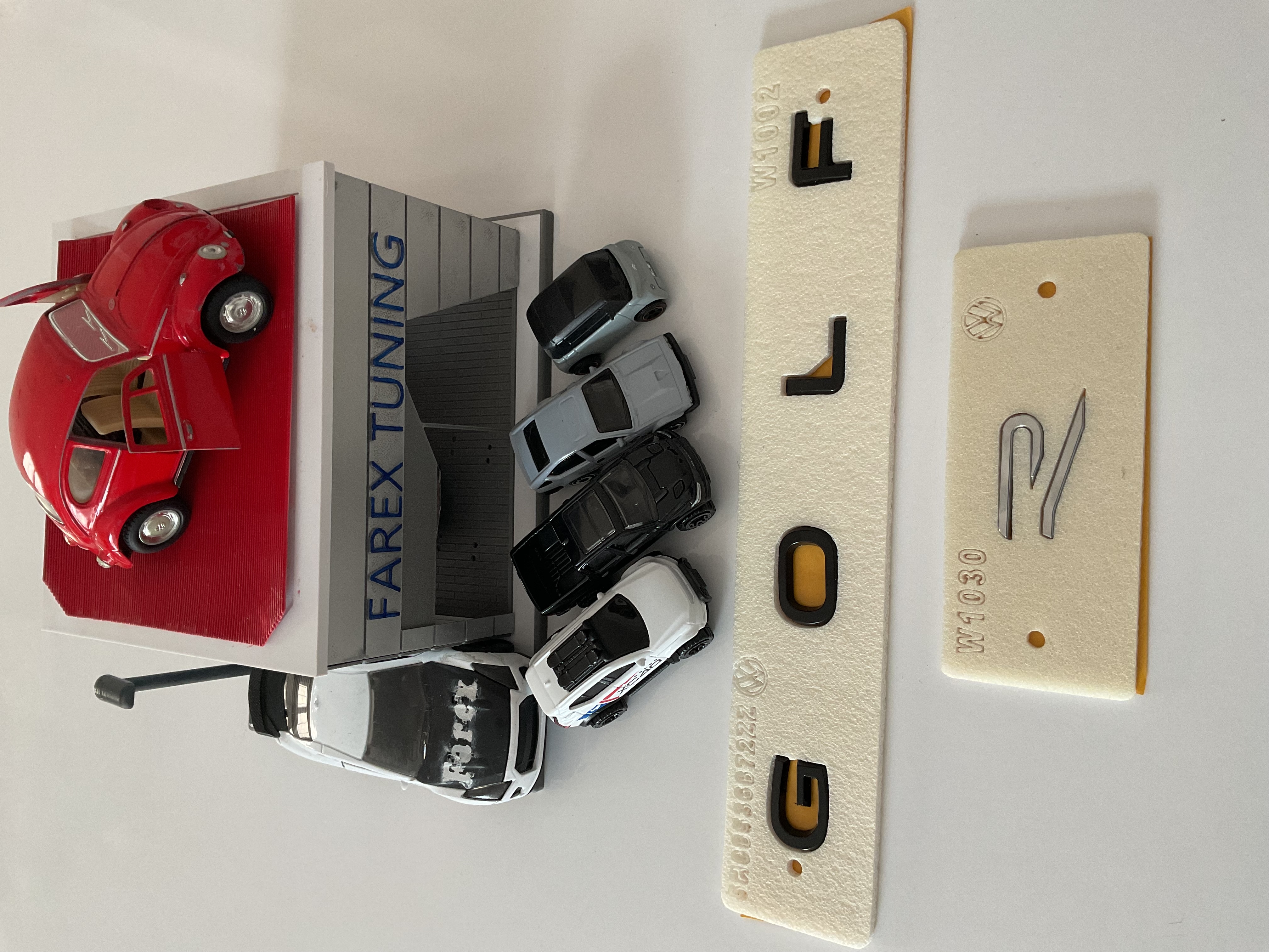 Volkswagen Golf Piano Black Boşluklu ve R (Krom) Yeni Nesil 3M 3D ABS