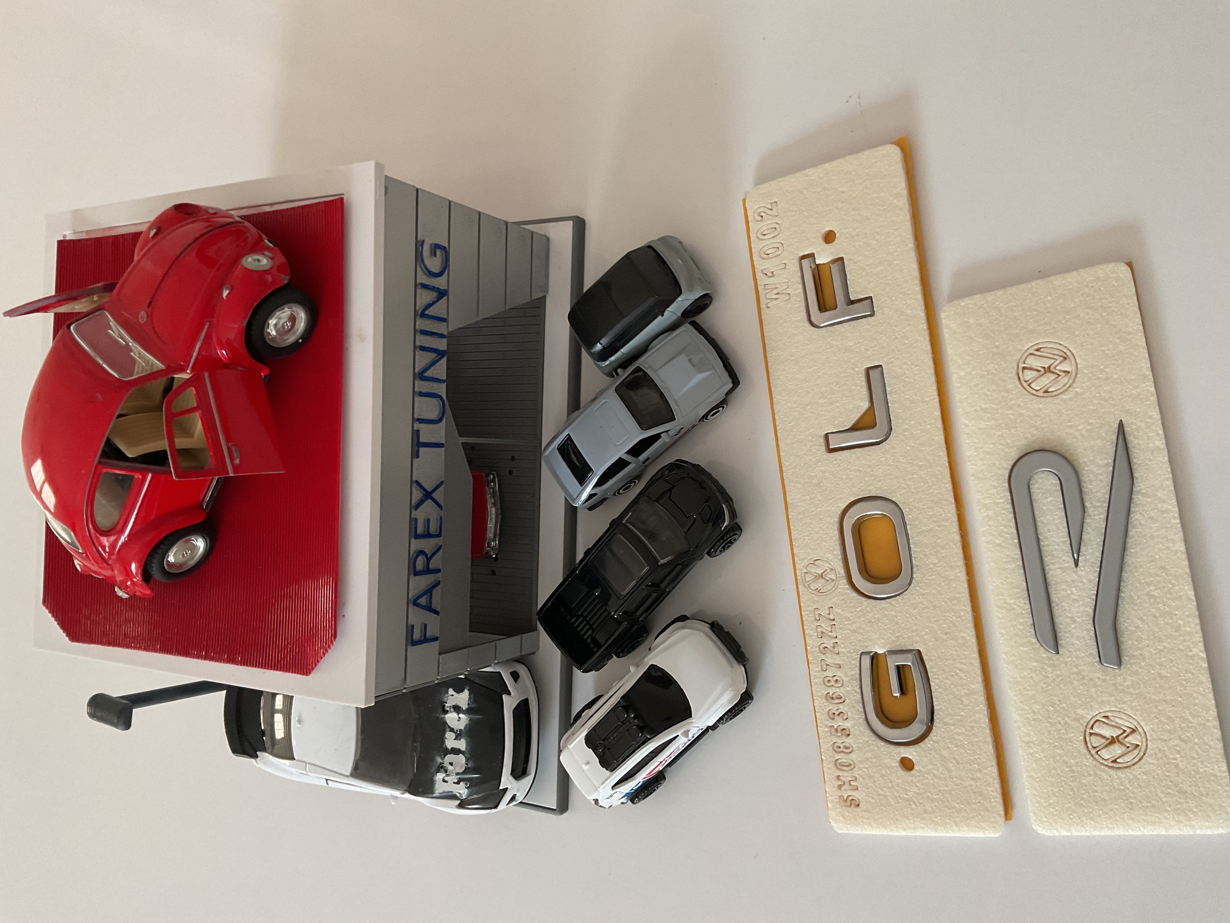 Volkswagen Golf Krom ve R (Gri) Büyük Boy Yeni Nesil Bagaj Yazısı 3M 3D ABS