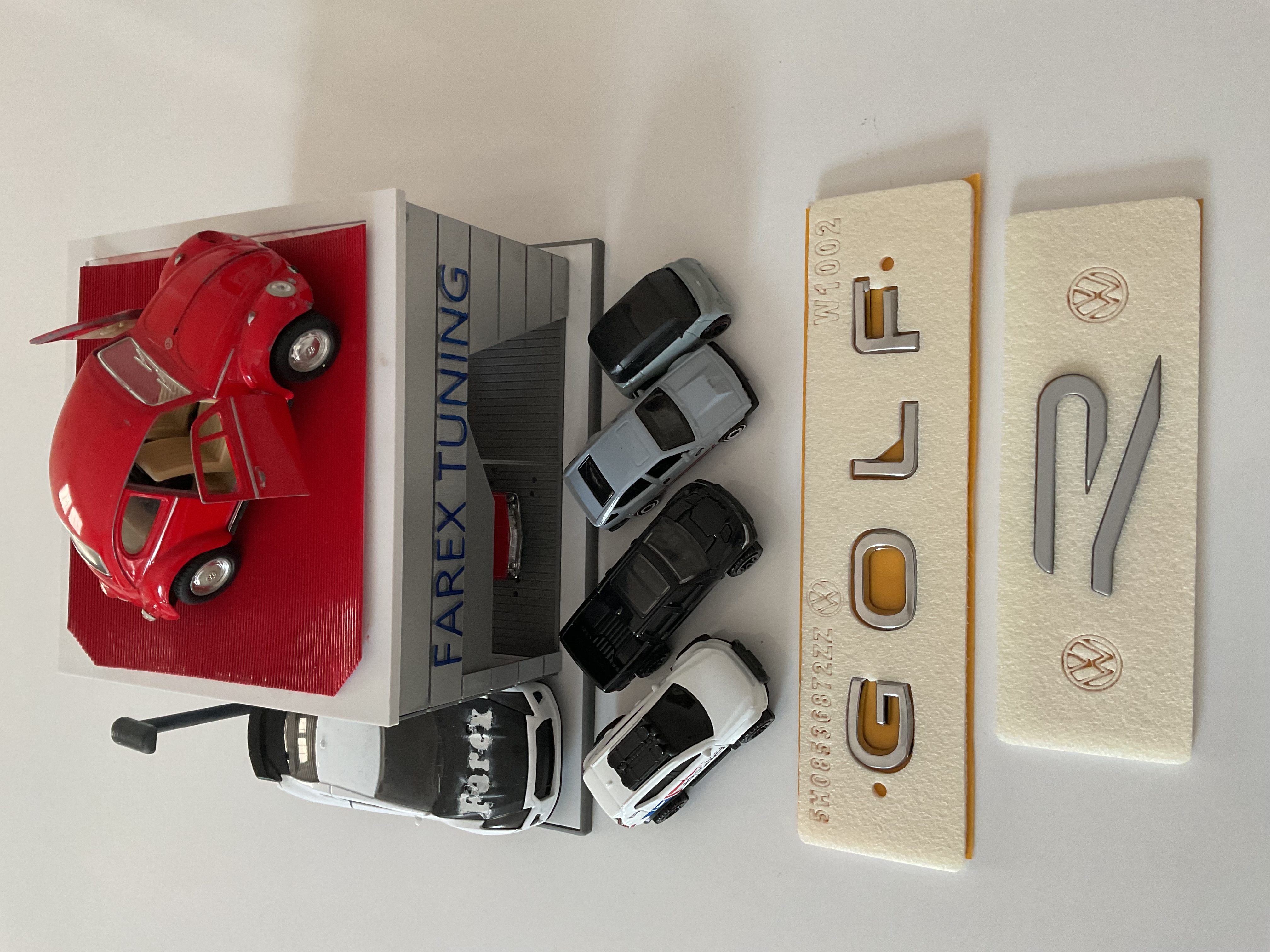 Volkswagen Golf Krom ve R (Gri) Büyük Boy Yeni Nesil Bagaj Yazısı 3M 3D ABS