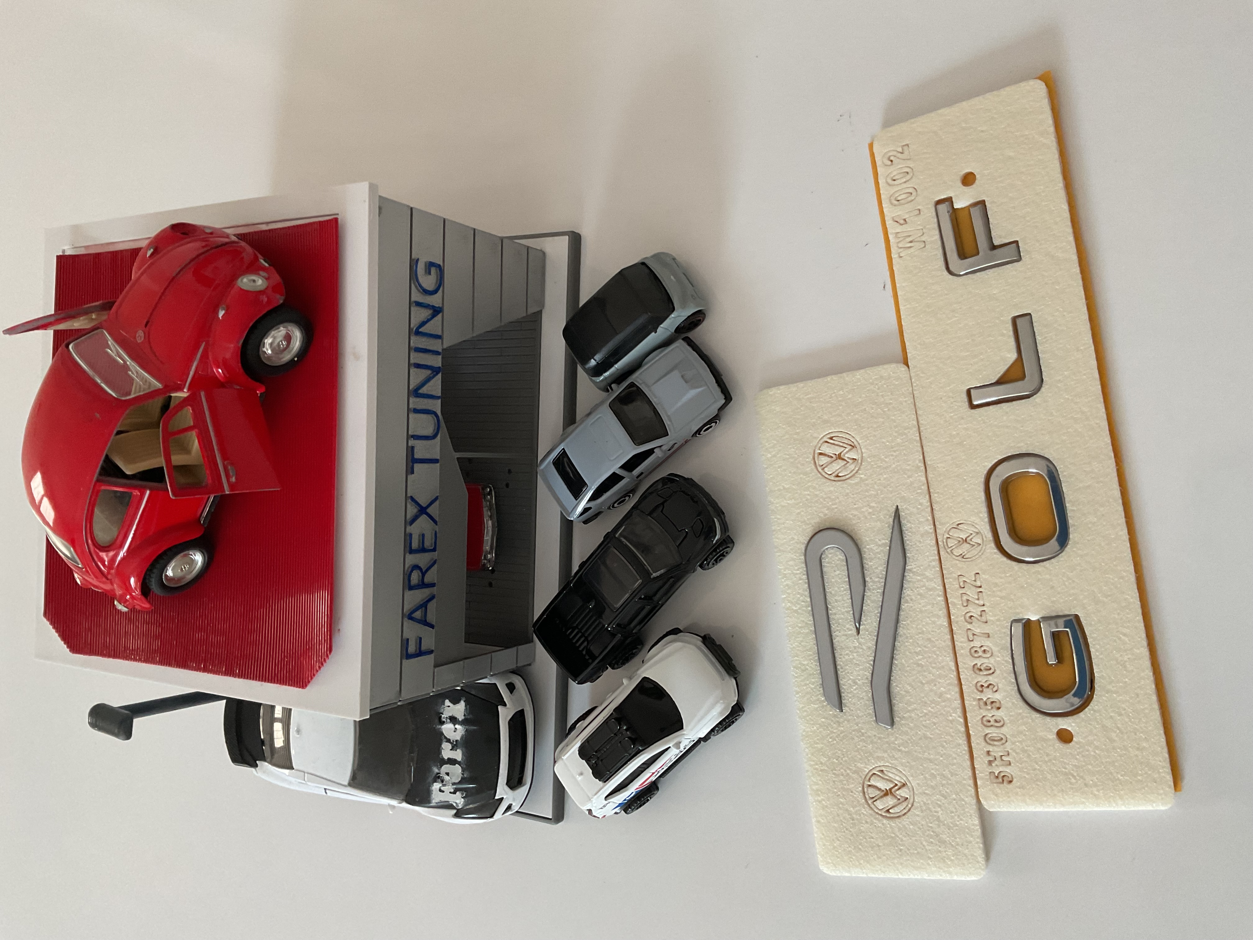 Volkswagen Golf Krom ve R (Gri) Büyük Boy Yeni Nesil Bagaj Yazısı 3M 3D ABS