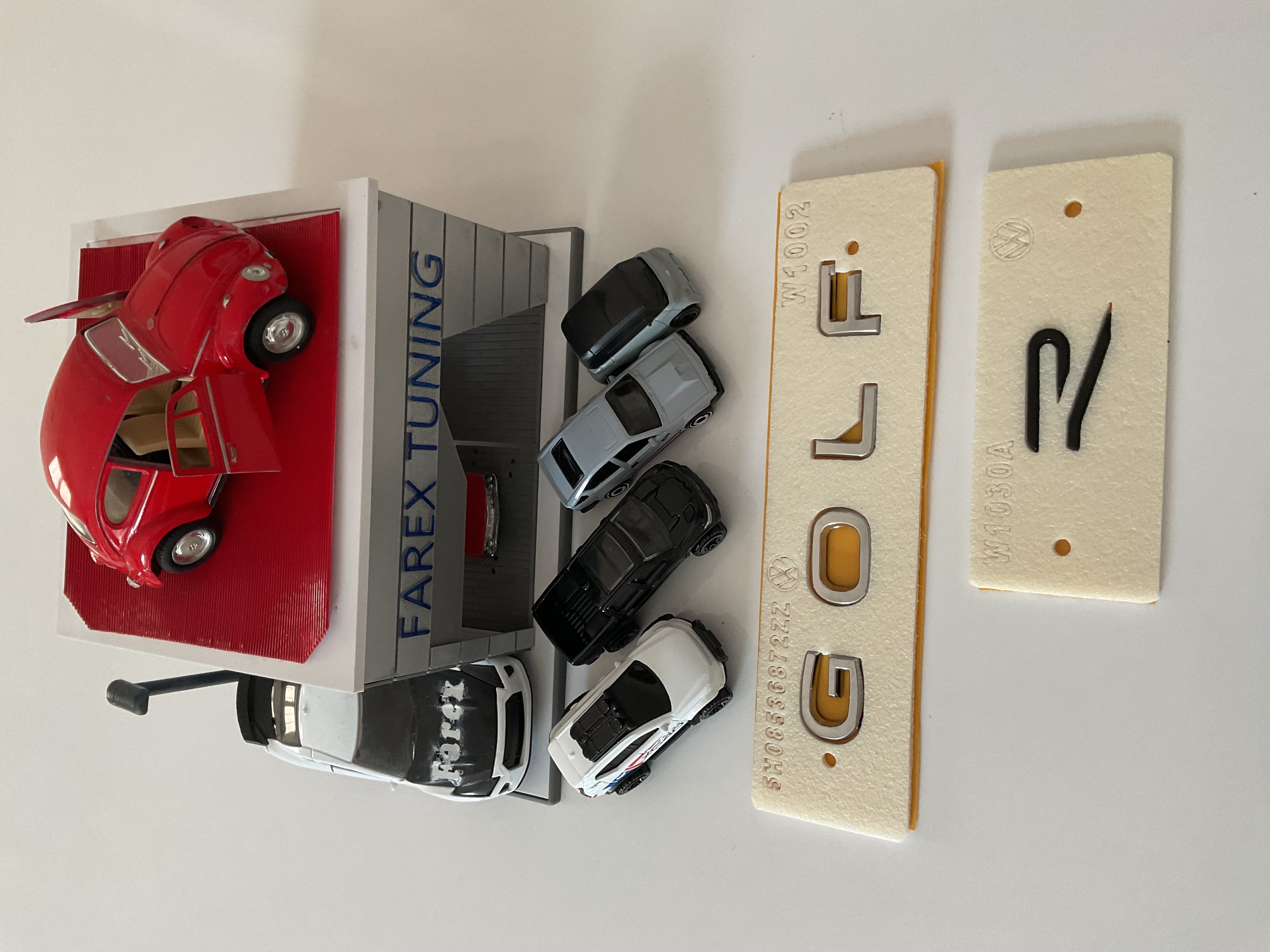 Volkswagen Golf Krom Boşluklu ve R Küçük (Piano Black) Yeni Nesil 3M 3D ABS