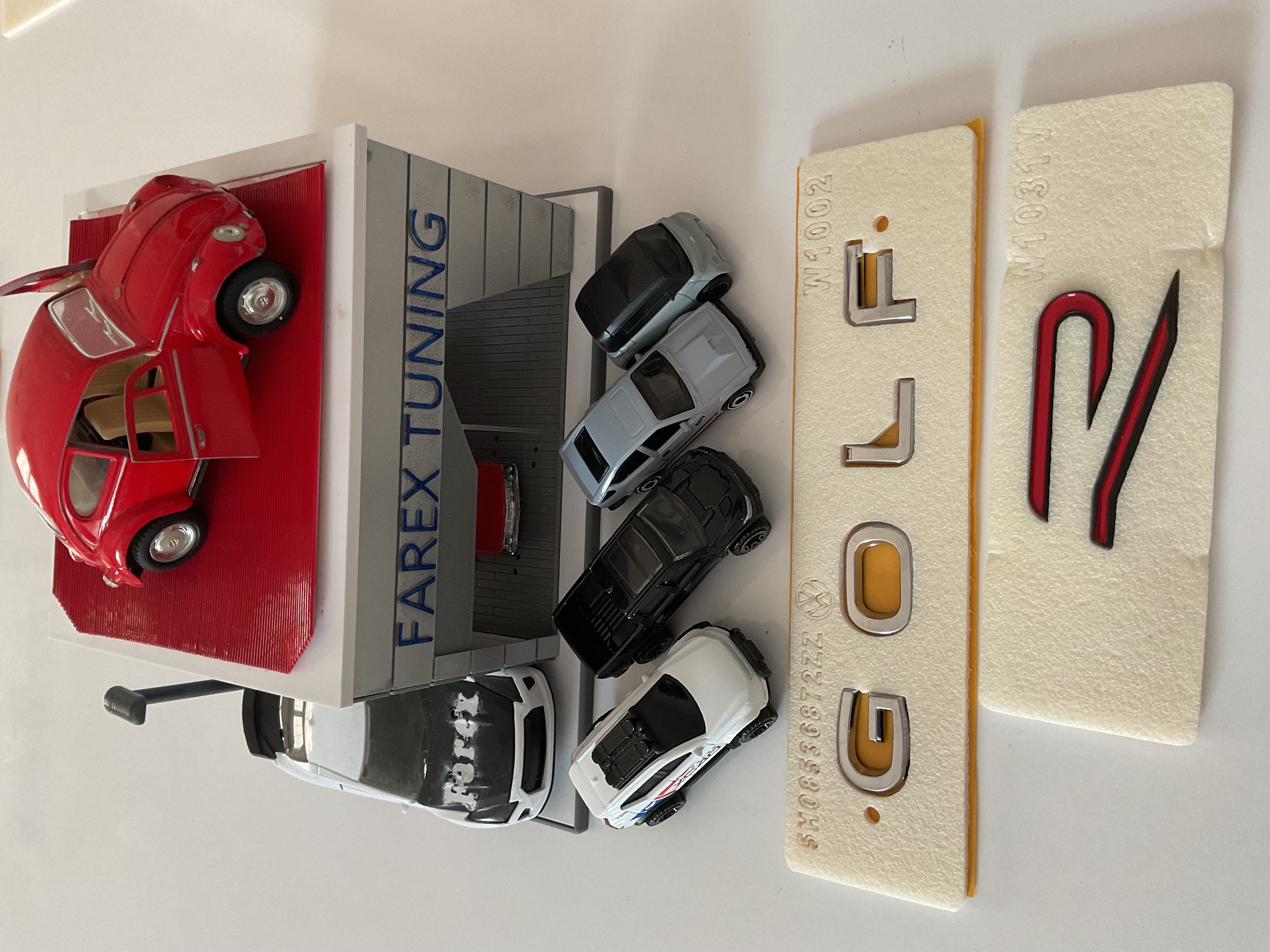 Volkswagen Golf Krom Boşluklu ve R Büyük (Siyah-Kırmızı) Yeni Nesil 3M 3D ABS