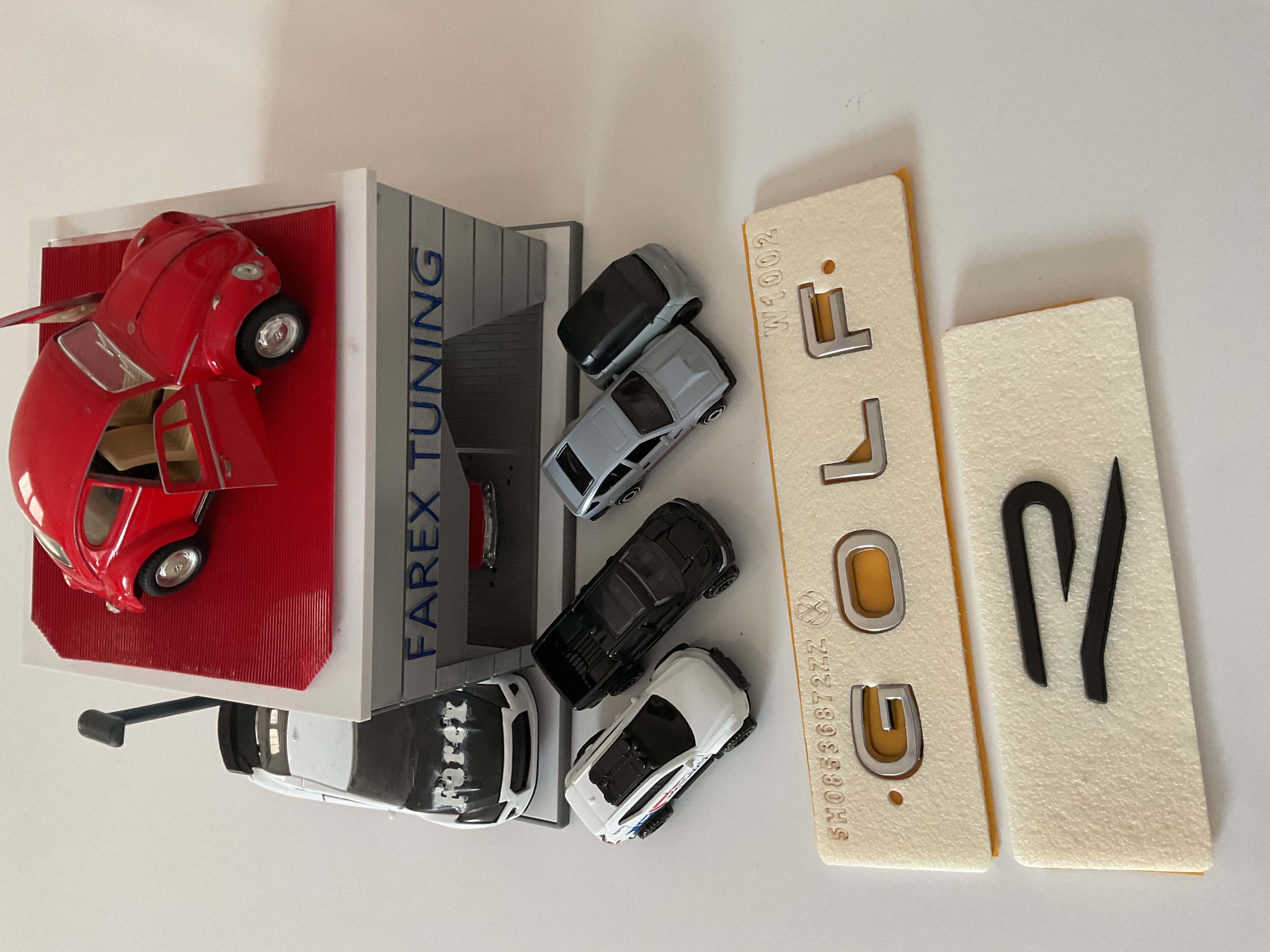 Volkswagen Golf Krom ve R (Piano Black) Büyük Boy Yeni Nesil Bagaj Yazısı 3M 3D ABS