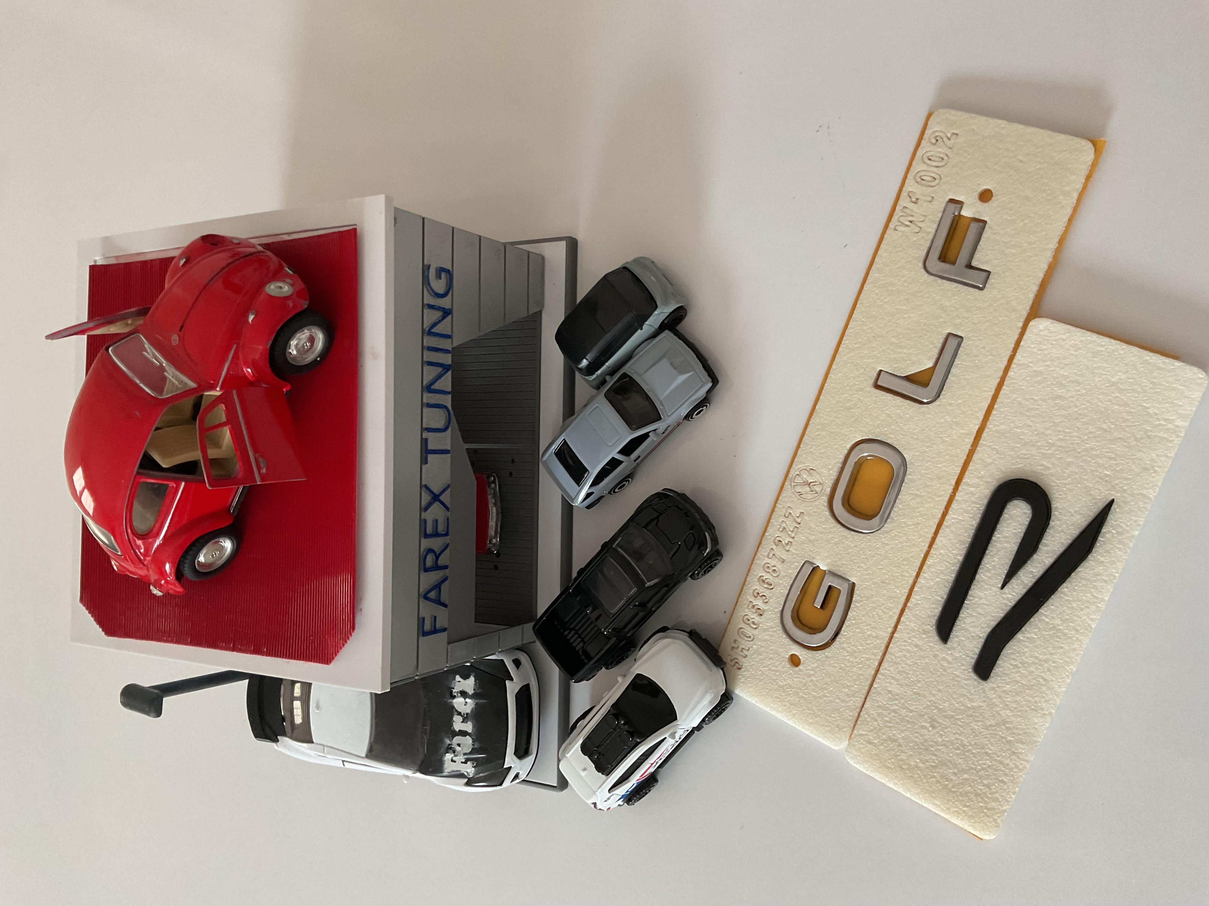 Volkswagen Golf Krom ve R (Piano Black) Büyük Boy Yeni Nesil Bagaj Yazısı 3M 3D ABS