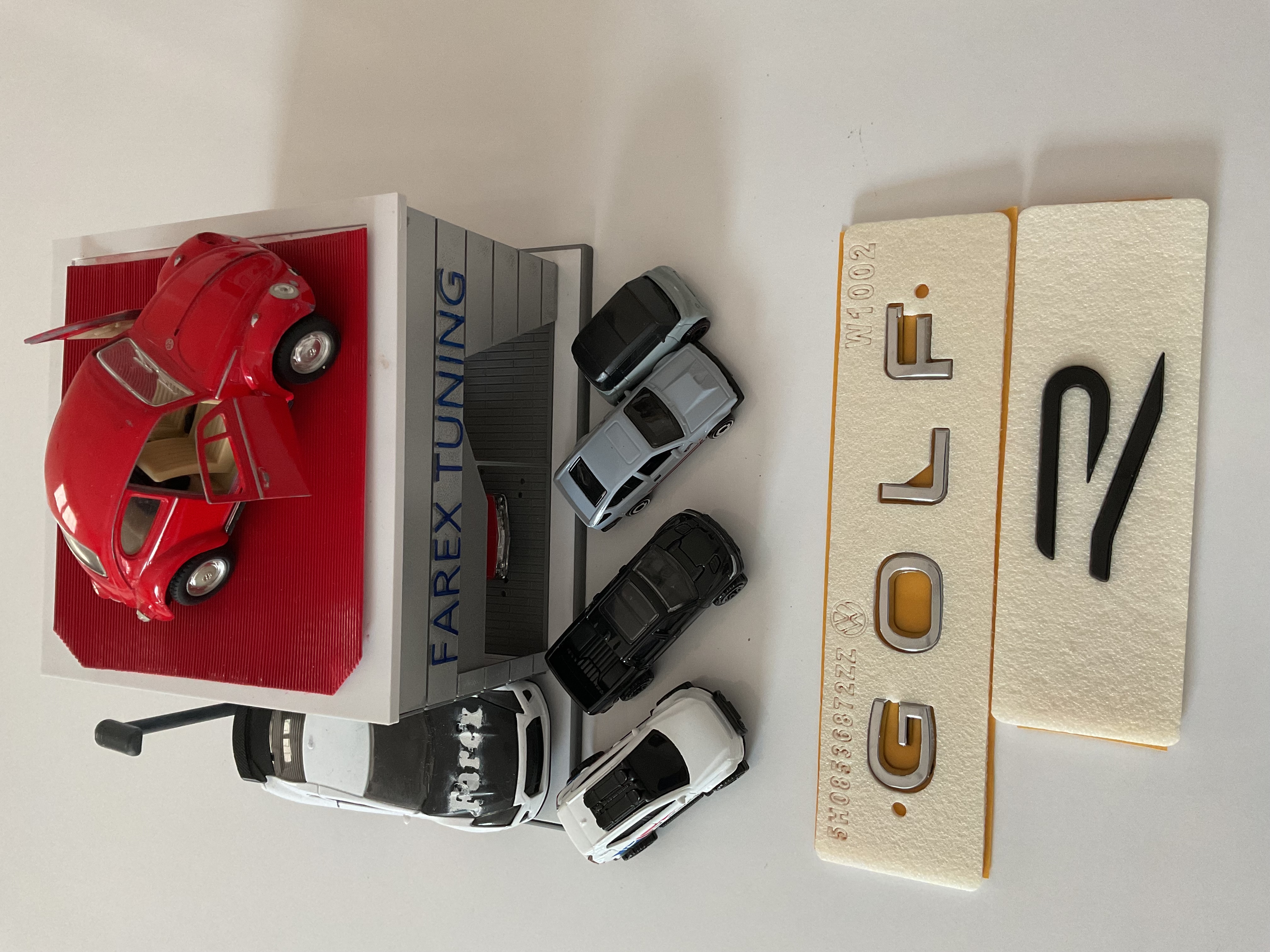 Volkswagen Golf Krom ve R (Piano Black) Büyük Boy Yeni Nesil Bagaj Yazısı 3M 3D ABS