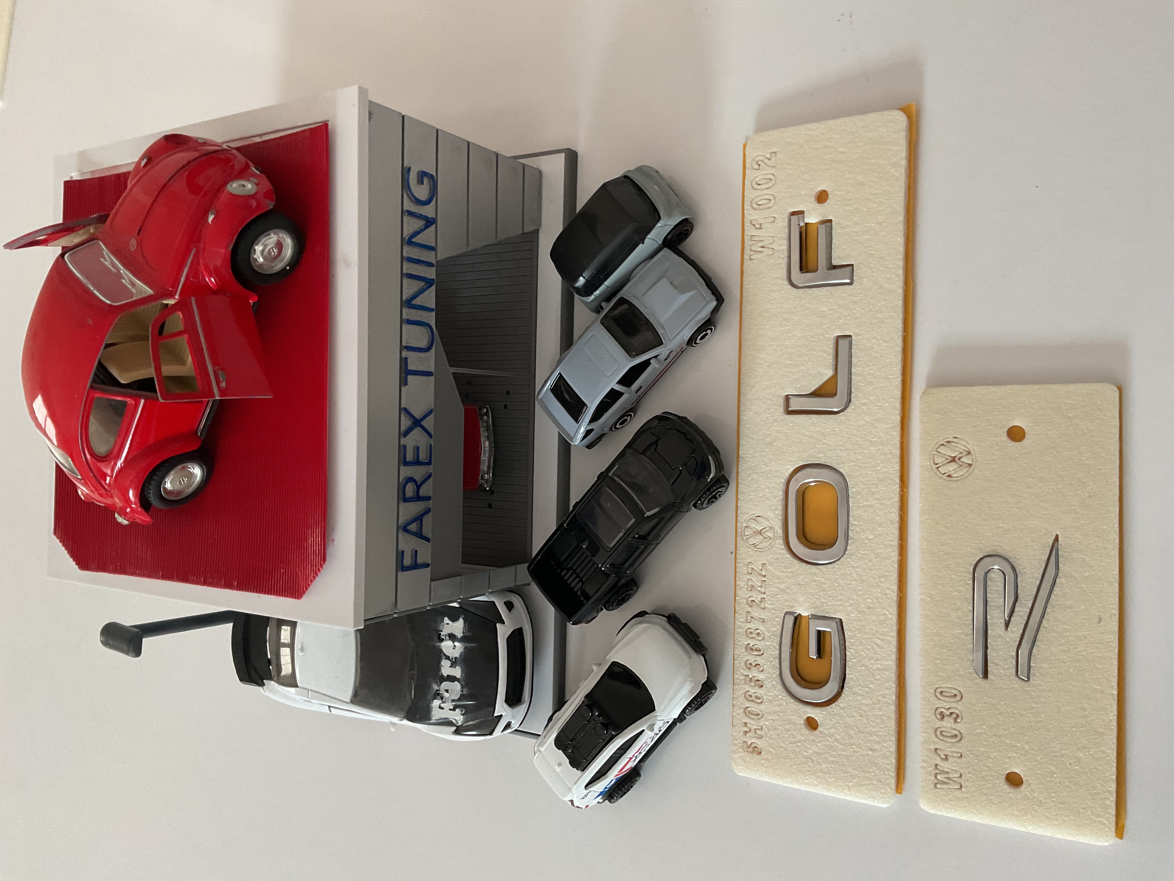 Volkswagen Golf Krom Boşluklu ve R Küçük (Siyah-Kırmızı) Yeni Nesil 3M 3D ABS