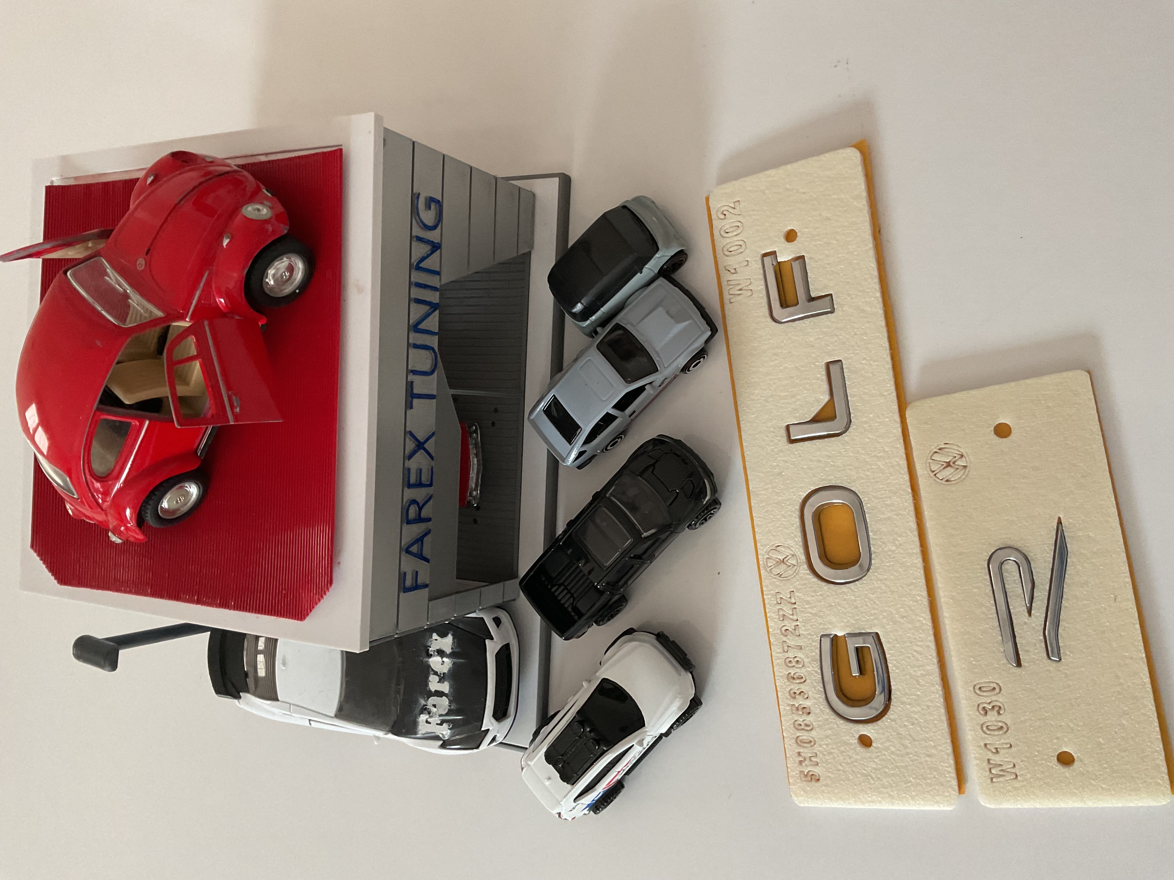 Volkswagen Golf Krom Boşluklu ve R Küçük (Siyah-Kırmızı) Yeni Nesil 3M 3D ABS