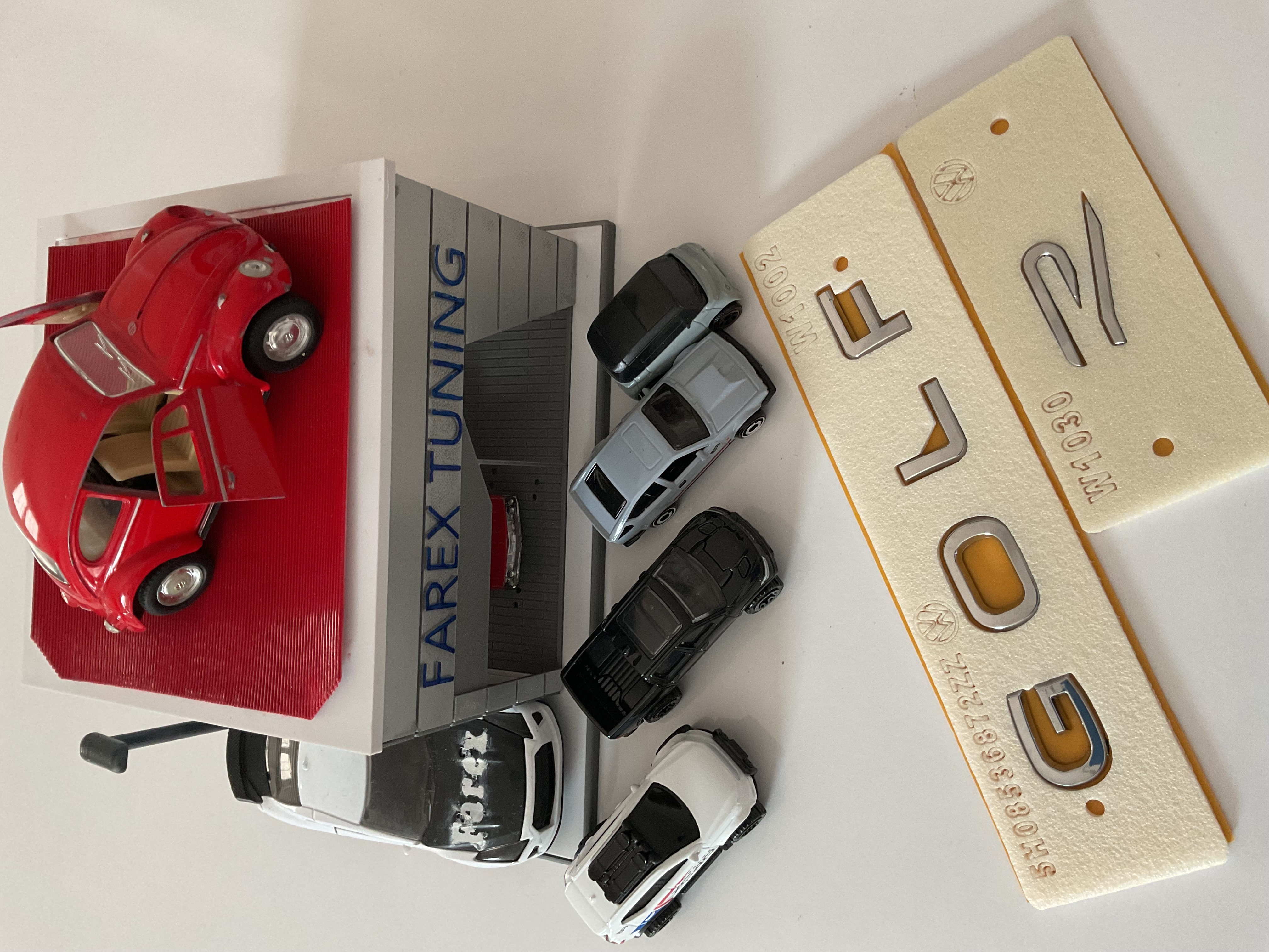 Volkswagen Golf Krom Boşluklu ve R Küçük (Siyah-Kırmızı) Yeni Nesil 3M 3D ABS