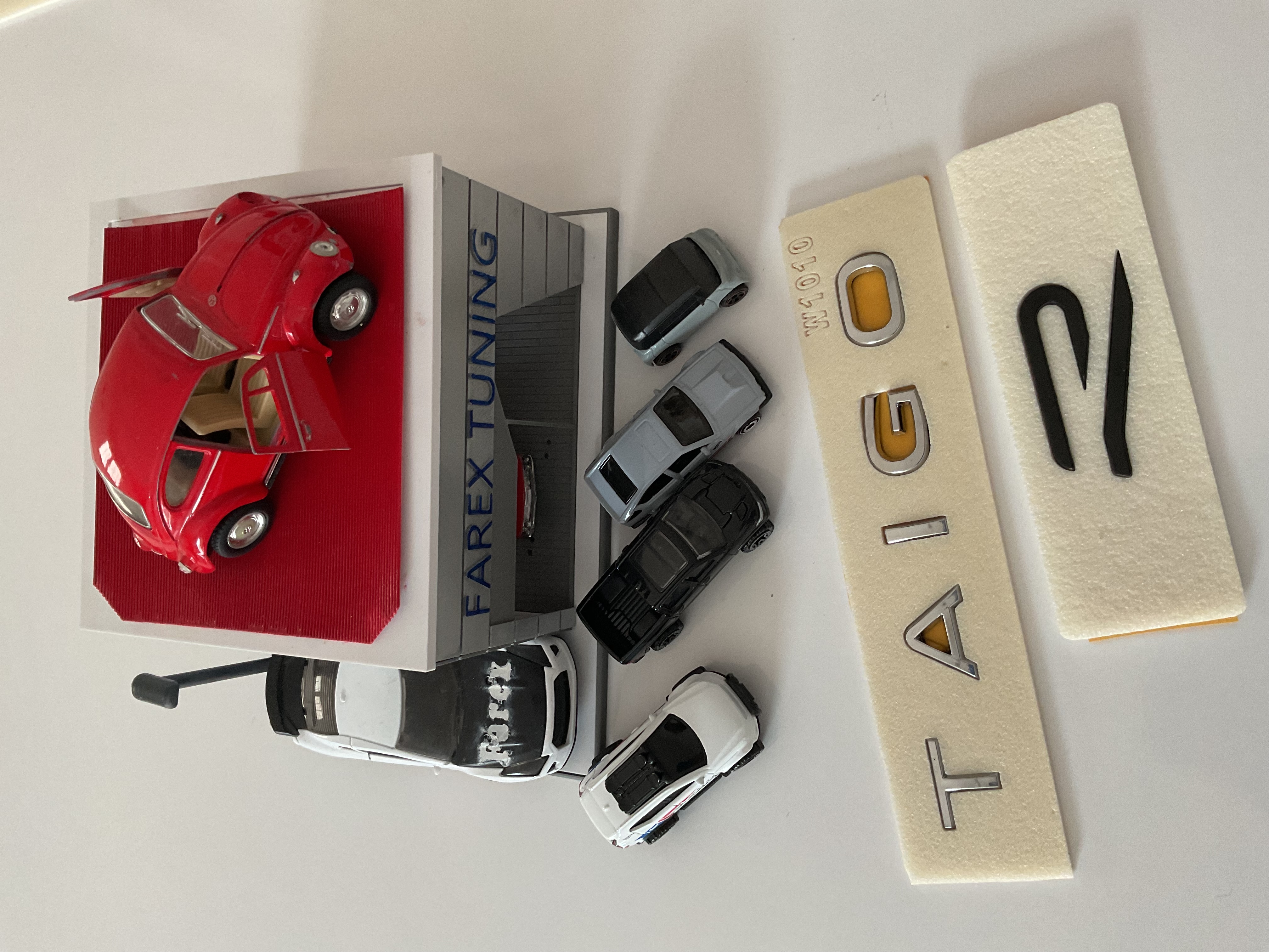 Volkswagen Taigo Krom ve R (Piano Black) Büyük Boy Yeni Nesil Bagaj Yazısı 3M 3D ABS