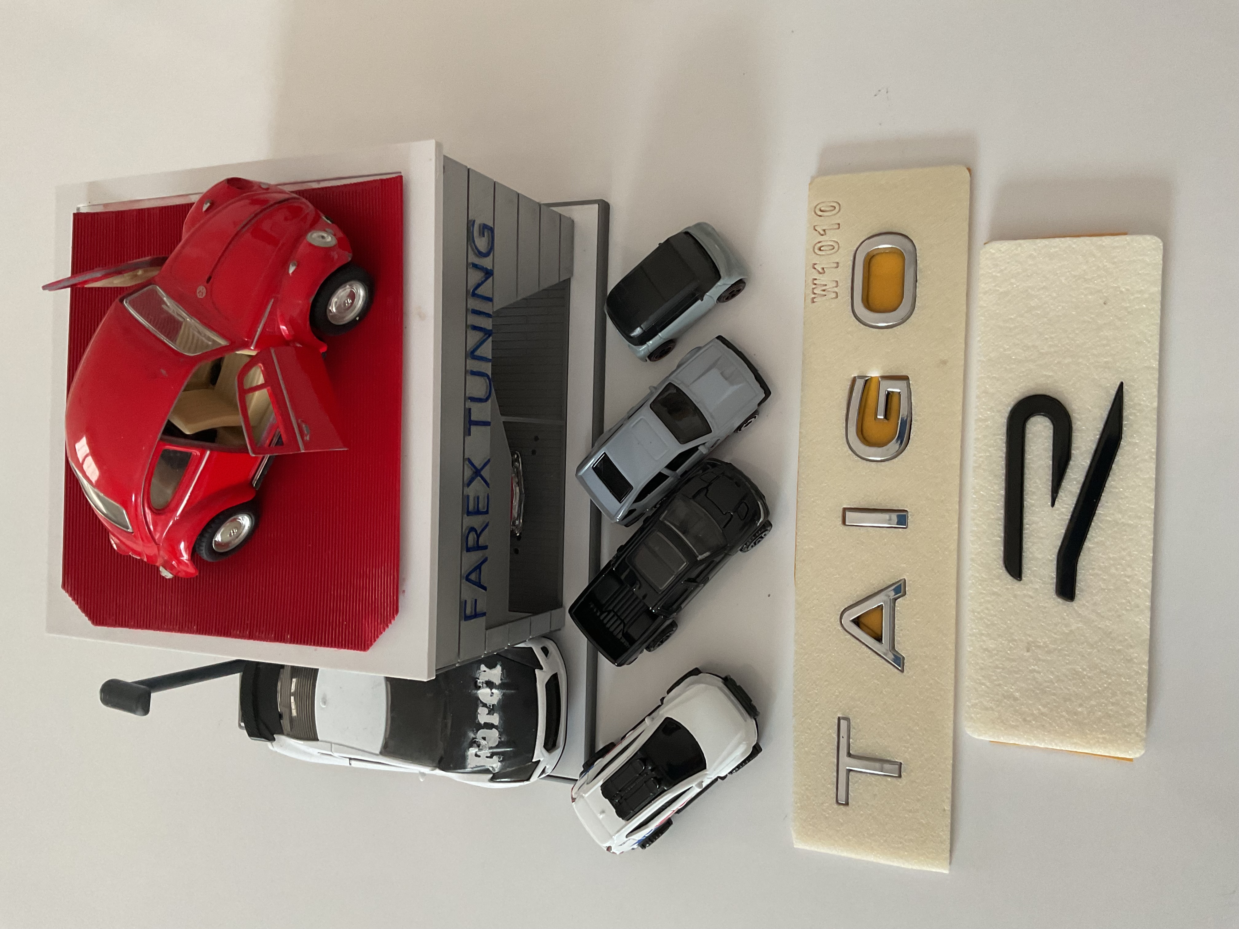 Volkswagen Taigo Krom ve R (Piano Black) Büyük Boy Yeni Nesil Bagaj Yazısı 3M 3D ABS