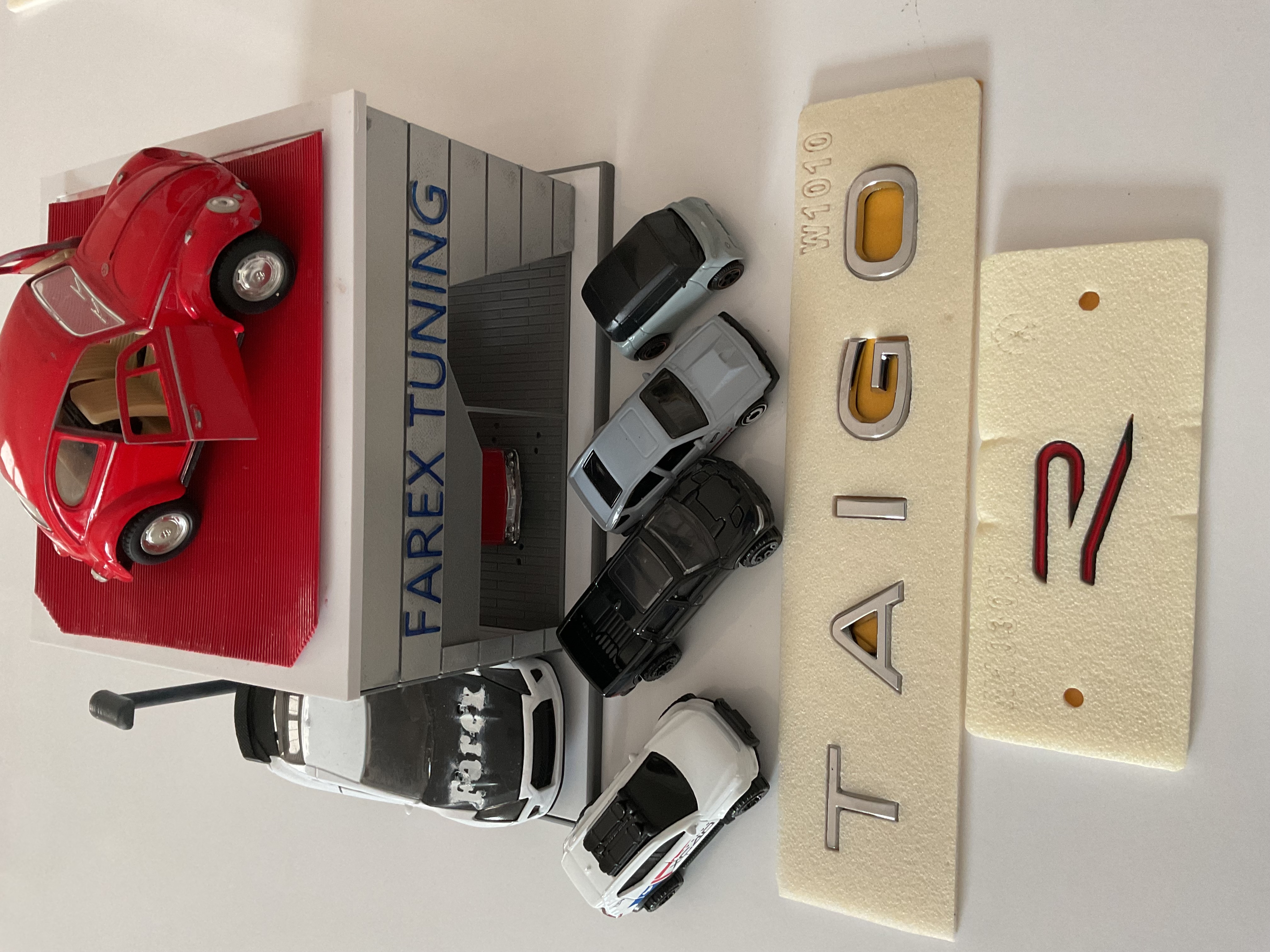 Volkswagen Taigo Krom Boşluklu ve R Küçük (Siyah-Kırmızı) Yeni Nesil 3M 3D ABS