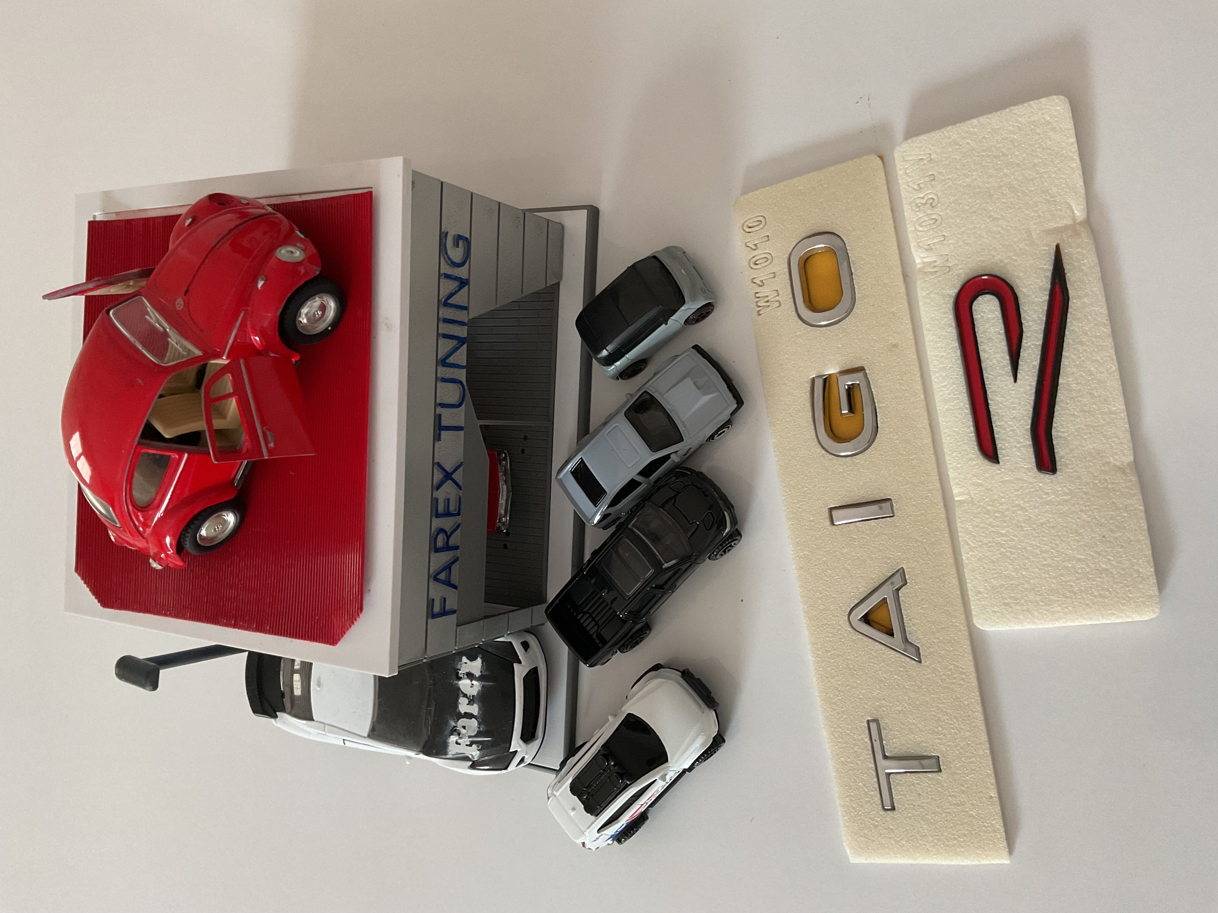 Volkswagen Taigo Krom Boşluklu ve R Büyük (Siyah-Kırmızı) Yeni Nesil 3M 3D ABS