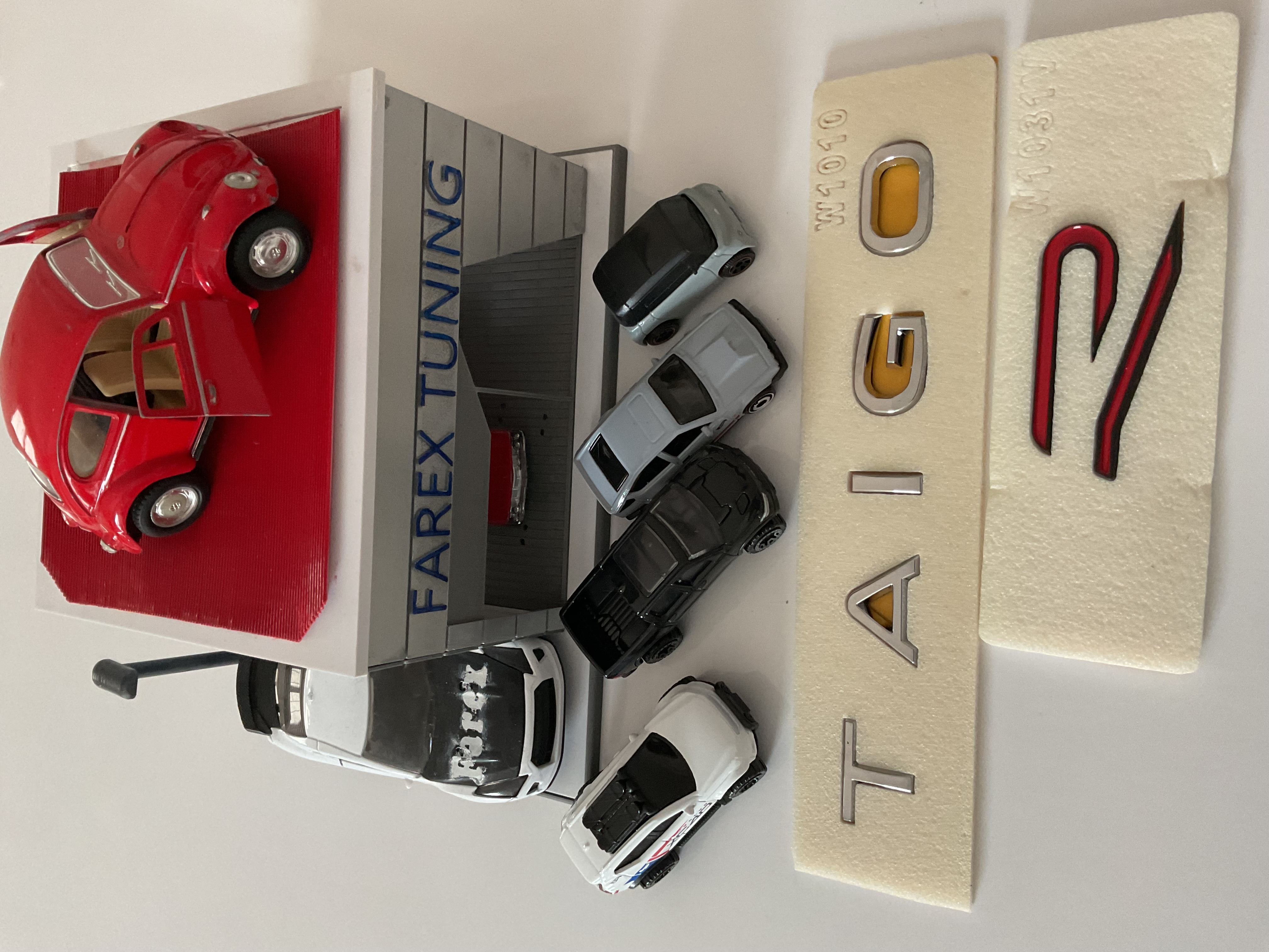 Volkswagen Taigo Krom Boşluklu ve R Büyük (Siyah-Kırmızı) Yeni Nesil 3M 3D ABS