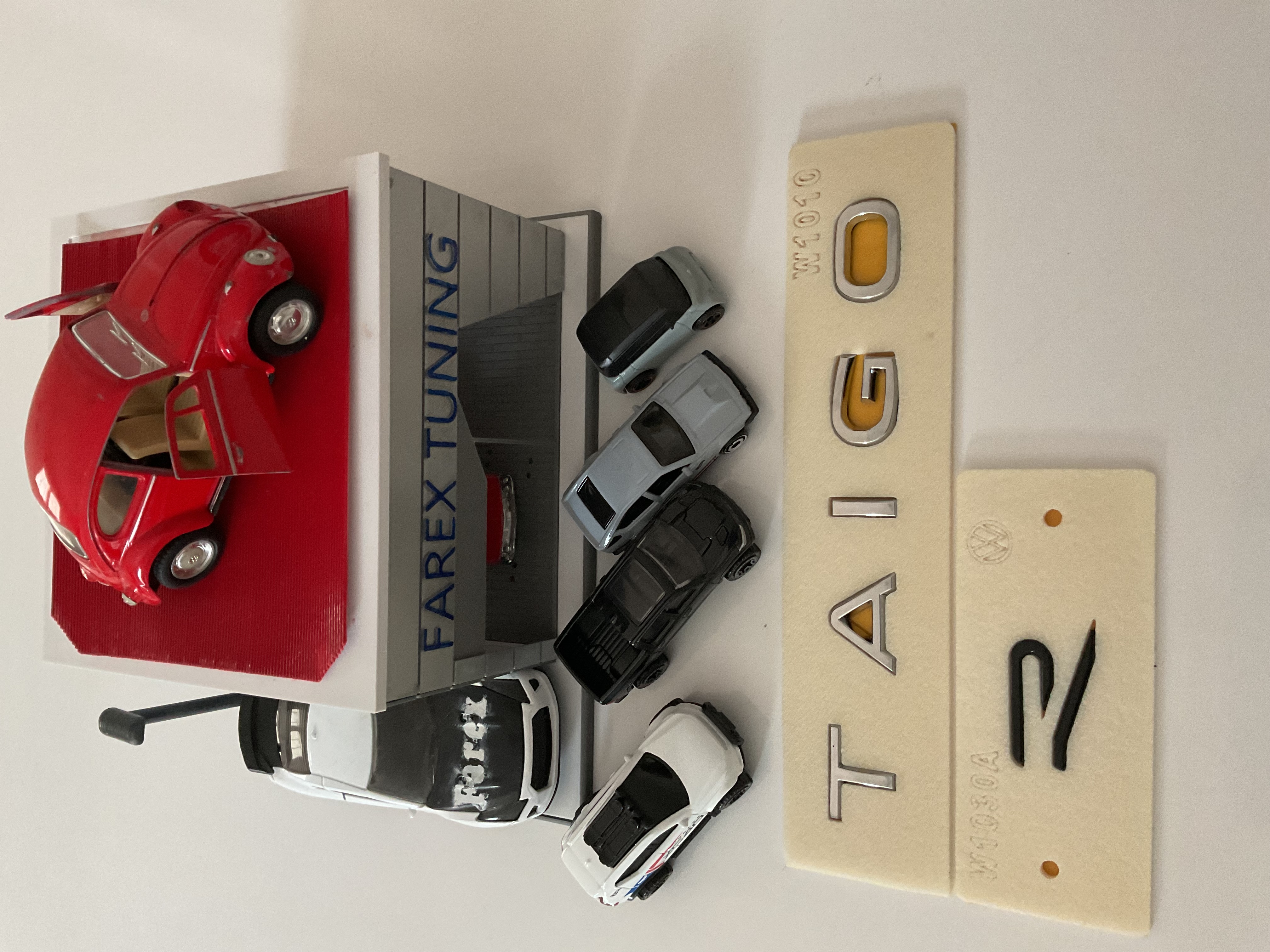 Volkswagen Taigo Krom Boşluklu ve R Büyük (Piano Black) Yeni Nesil 3M 3D ABS