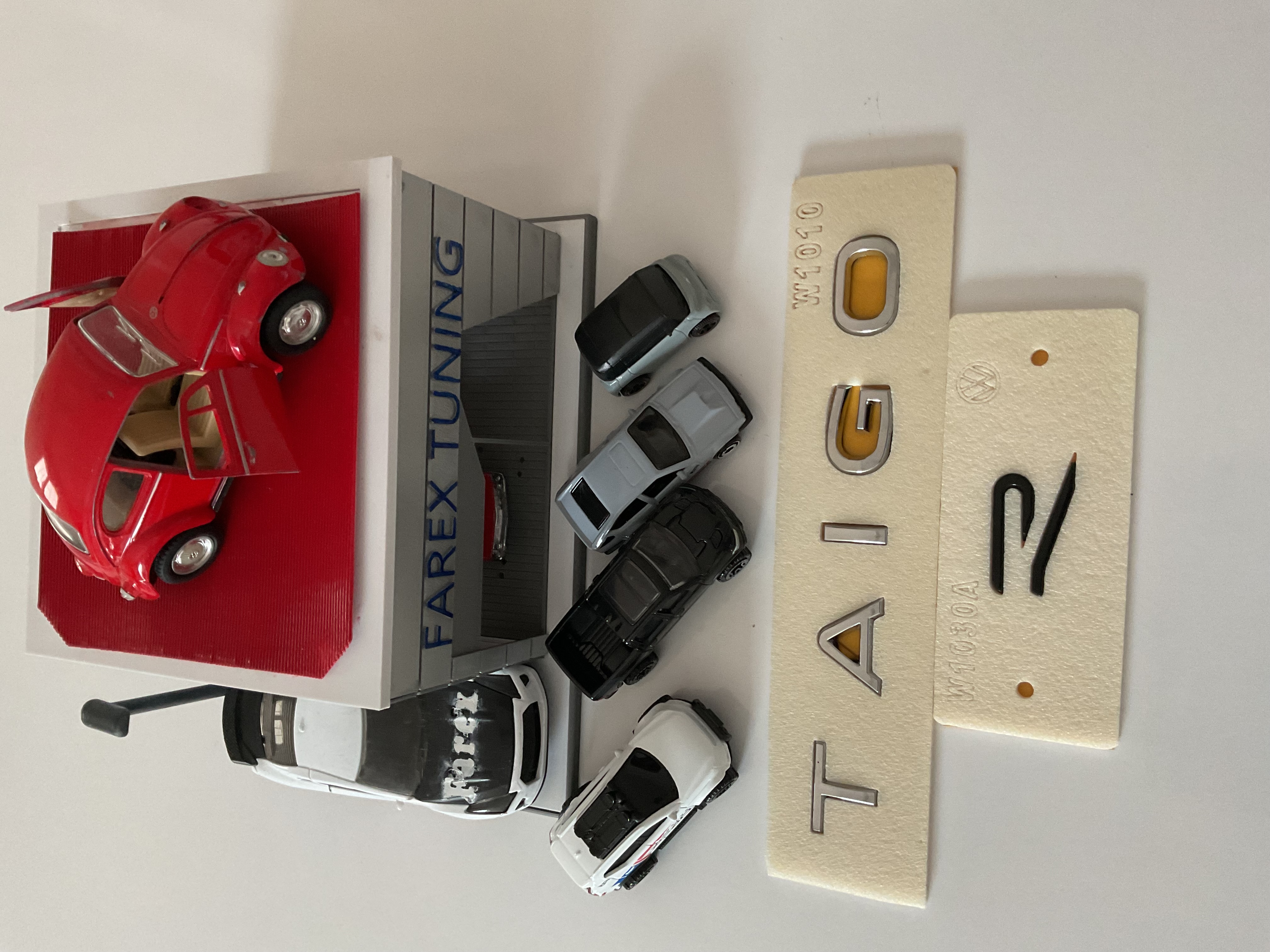 Volkswagen Taigo Krom Boşluklu ve R Büyük (Piano Black) Yeni Nesil 3M 3D ABS