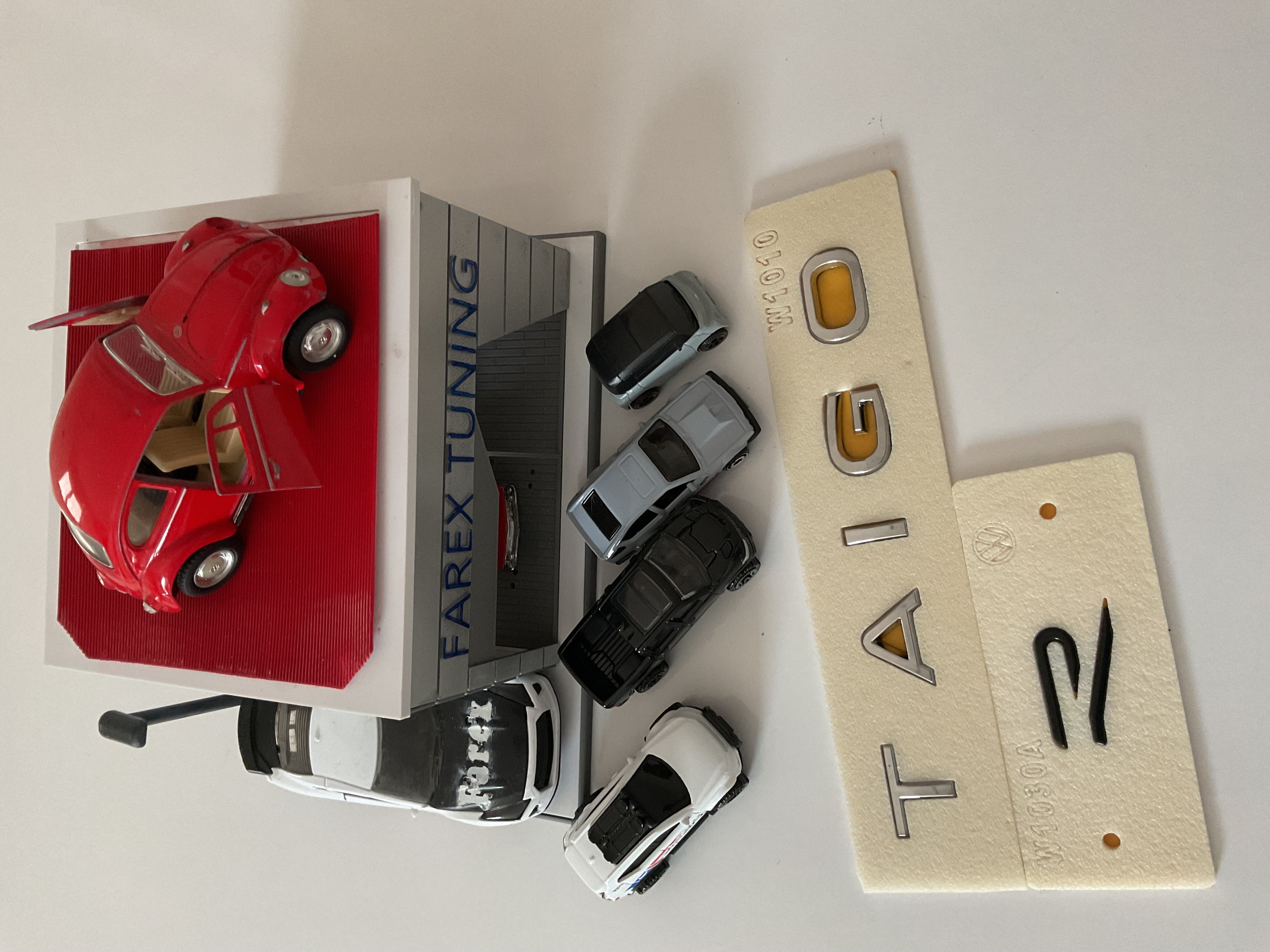 Volkswagen Taigo Krom Boşluklu ve R Büyük (Piano Black) Yeni Nesil 3M 3D ABS