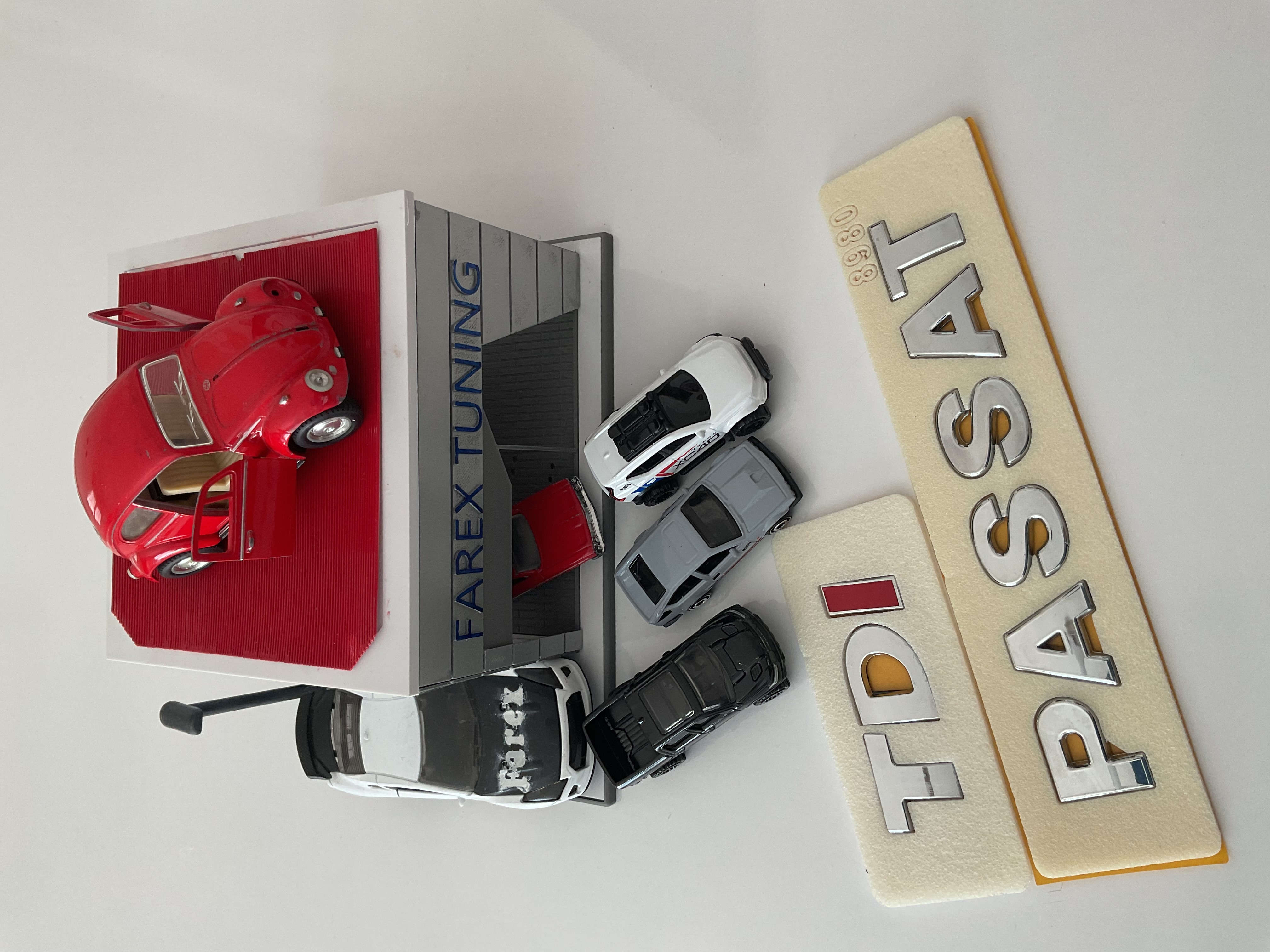 Volkswagen Passat ve TDI Tek Kırmızı Bagaj Yazısı Seti 2’li 3M 3D ABS