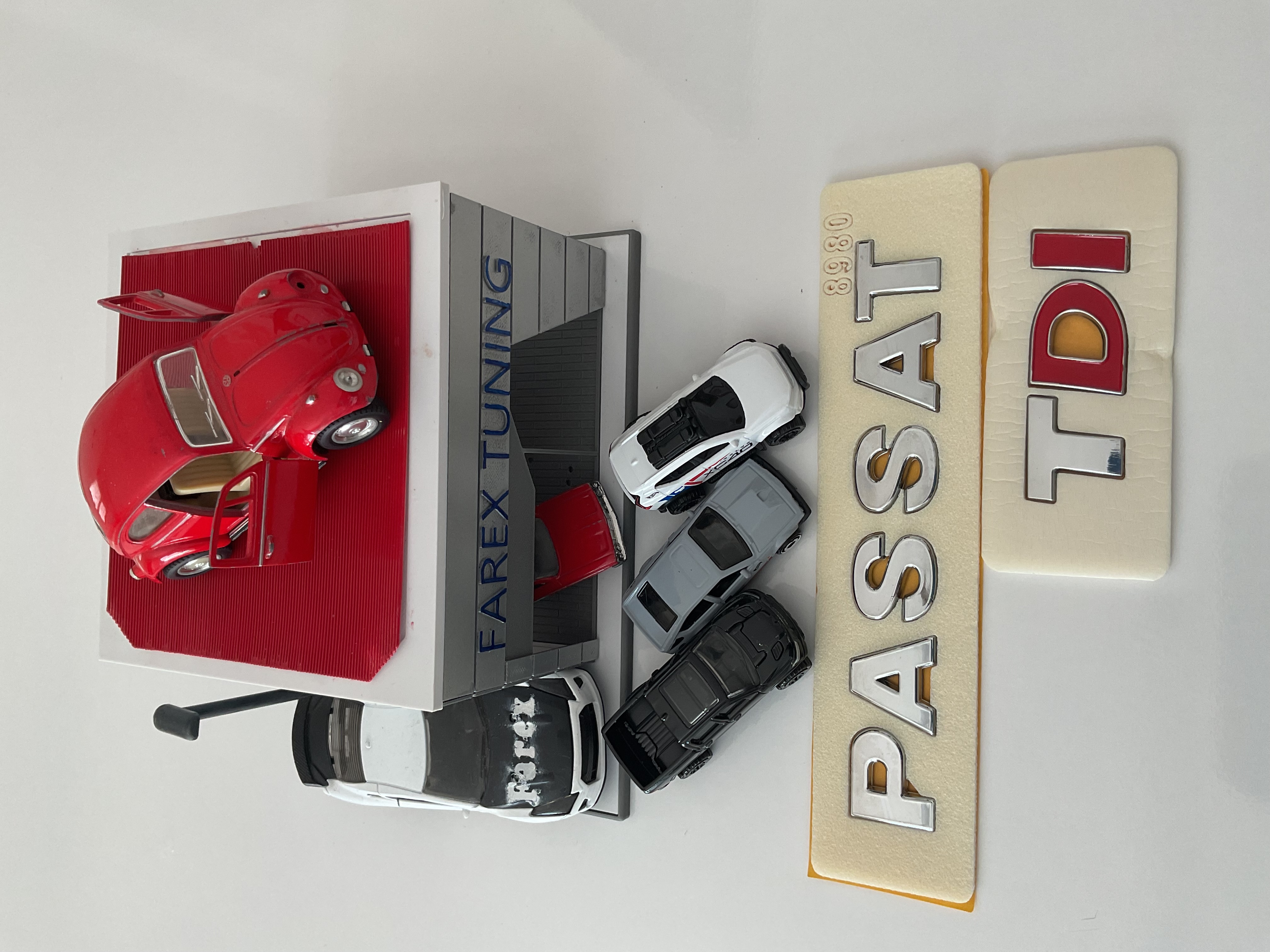 Volkswagen Passat ve TDI İki Kırmızı Bagaj Yazısı Seti 2’li 3M 3D ABS