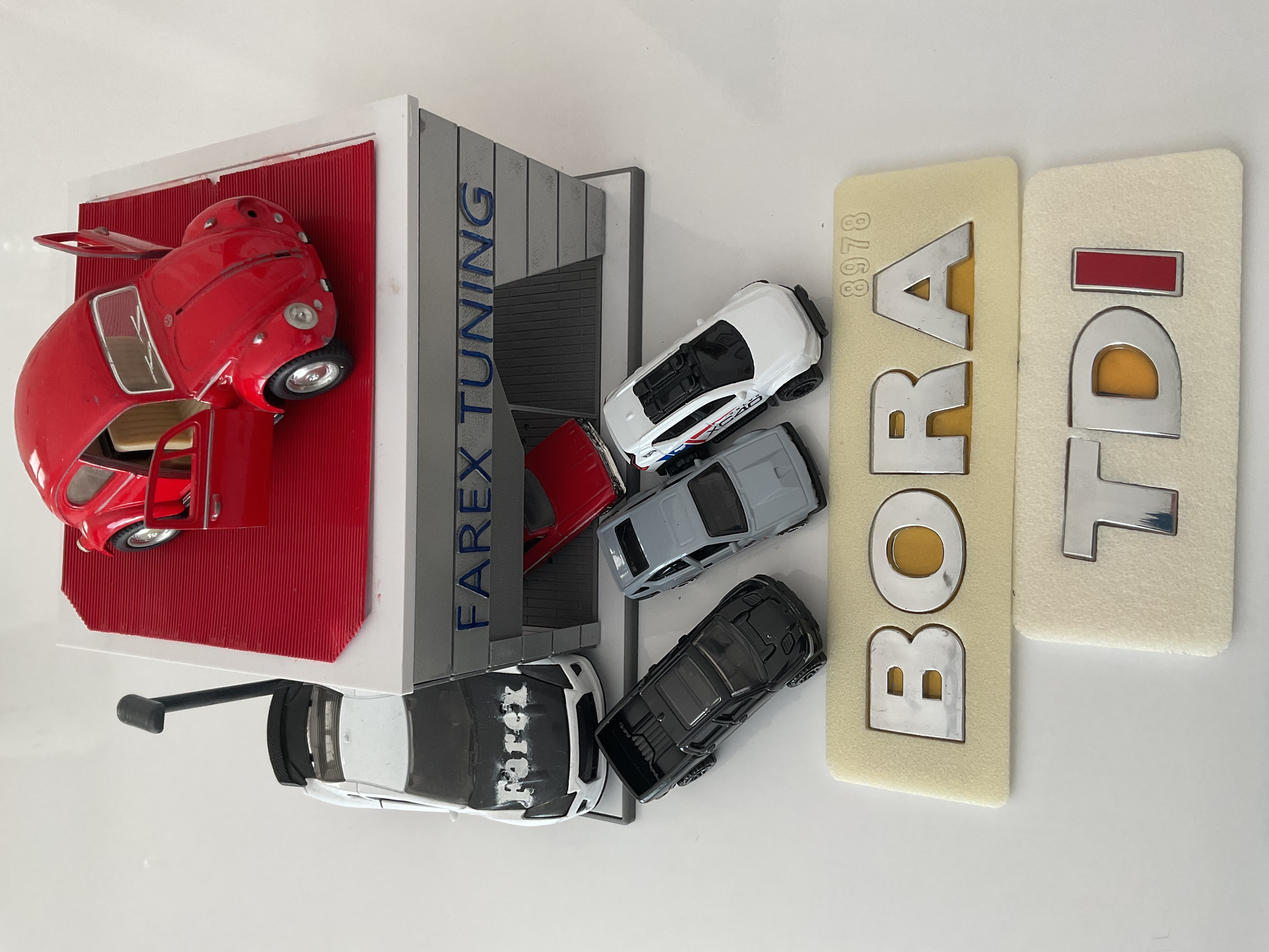 Volkswagen Bora ve TDI ’’I Kırmızı’’ Bagaj Yazısı Seti 2’li 3M 3D ABS