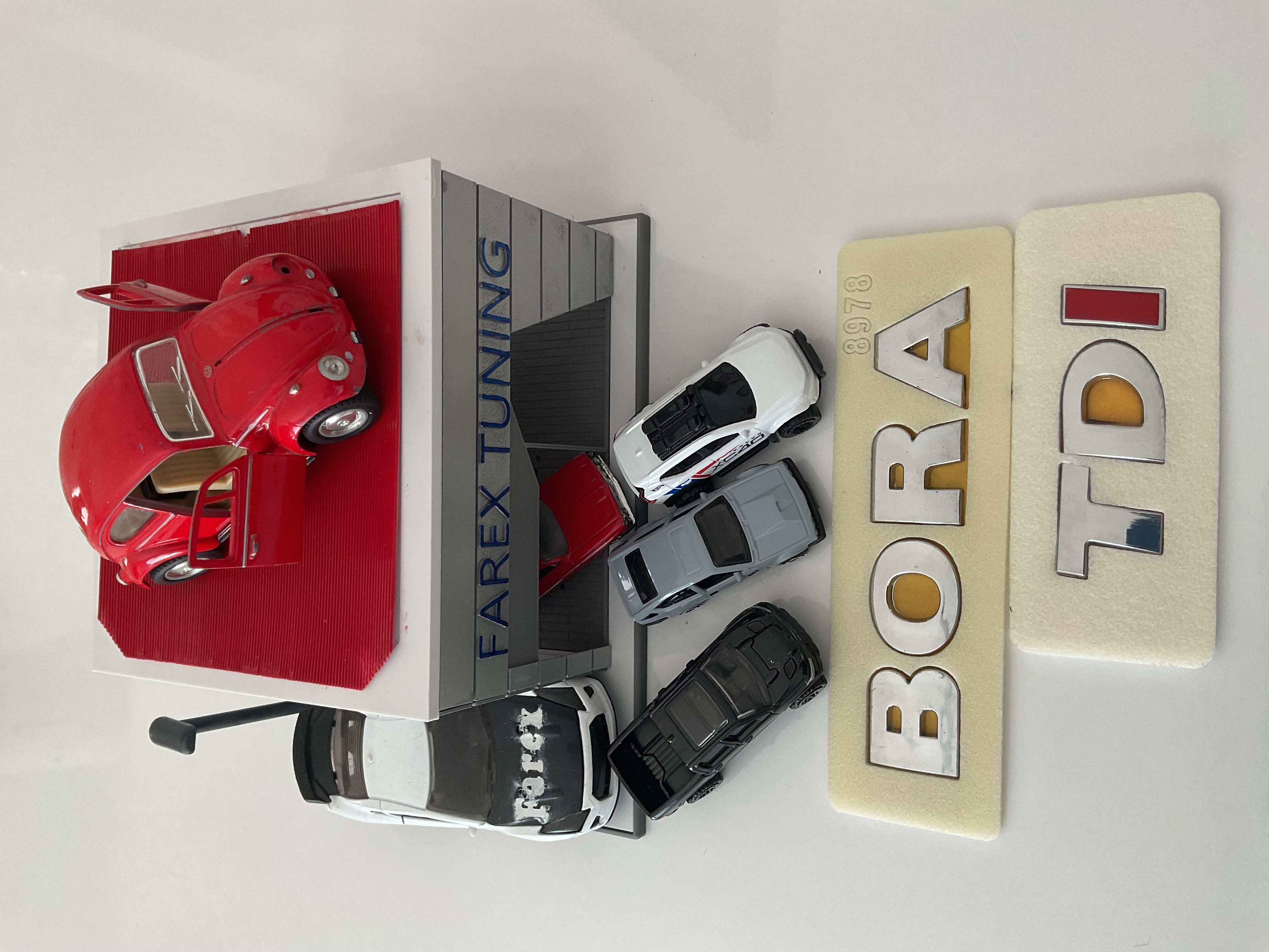 Volkswagen Bora ve TDI ’’I Kırmızı’’ Bagaj Yazısı Seti 2’li 3M 3D ABS