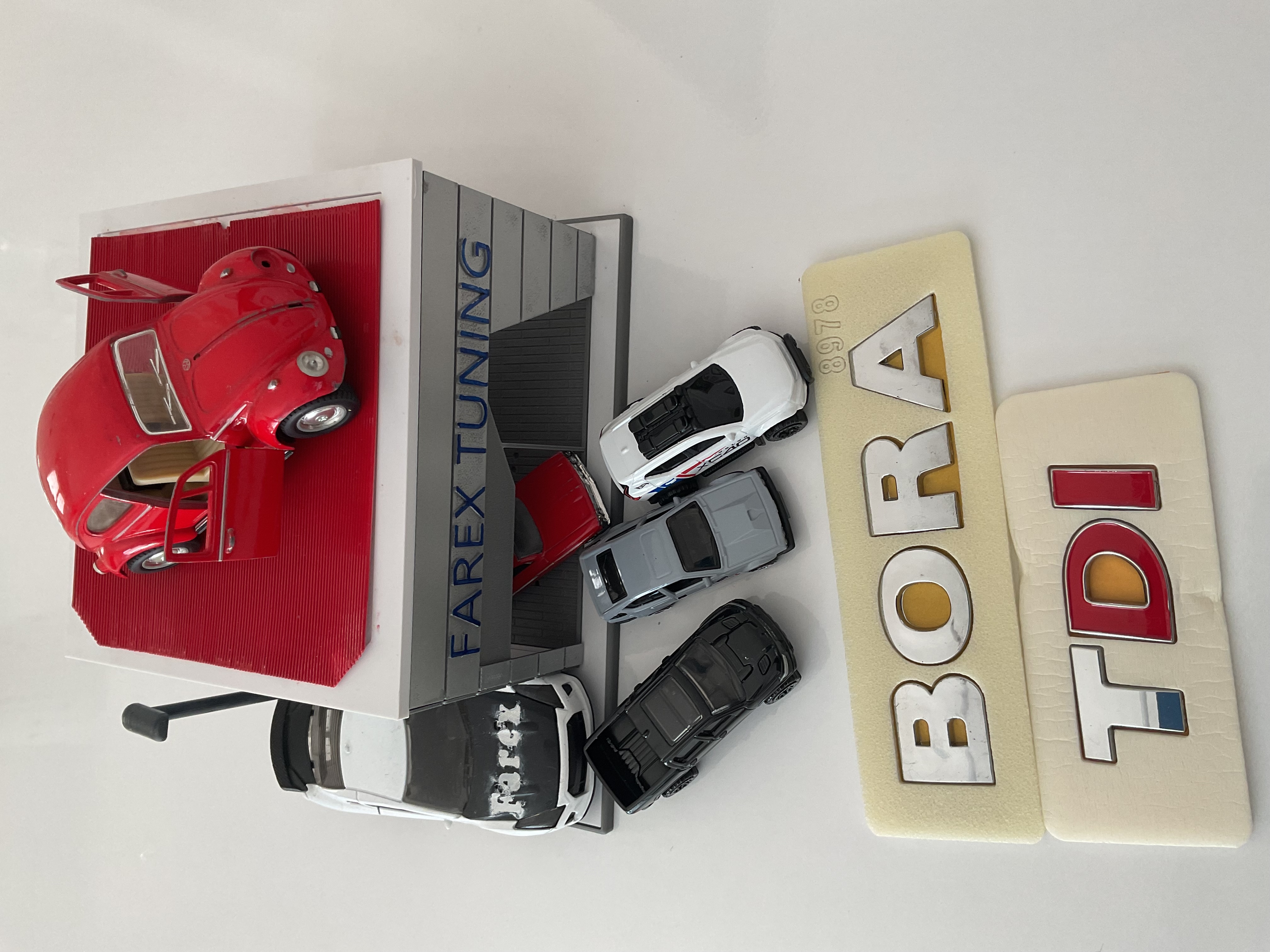 Volkswagen Bora ve TDI ’’DI Kırmızı’’ Krom Bagaj Yazısı Seti 2’li 3M 3D ABS