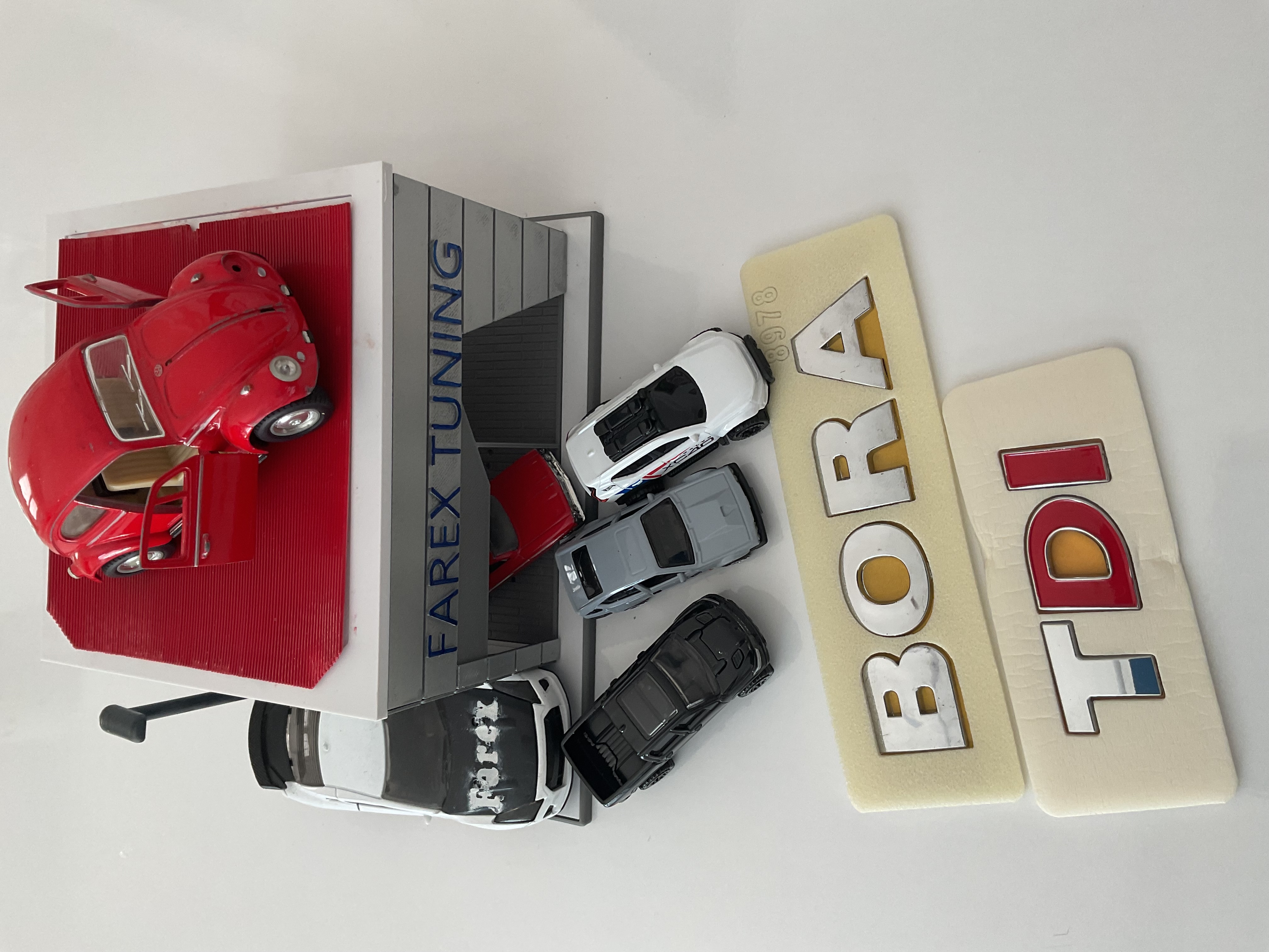 Volkswagen Bora ve TDI ’’DI Kırmızı’’ Krom Bagaj Yazısı Seti 2’li 3M 3D ABS