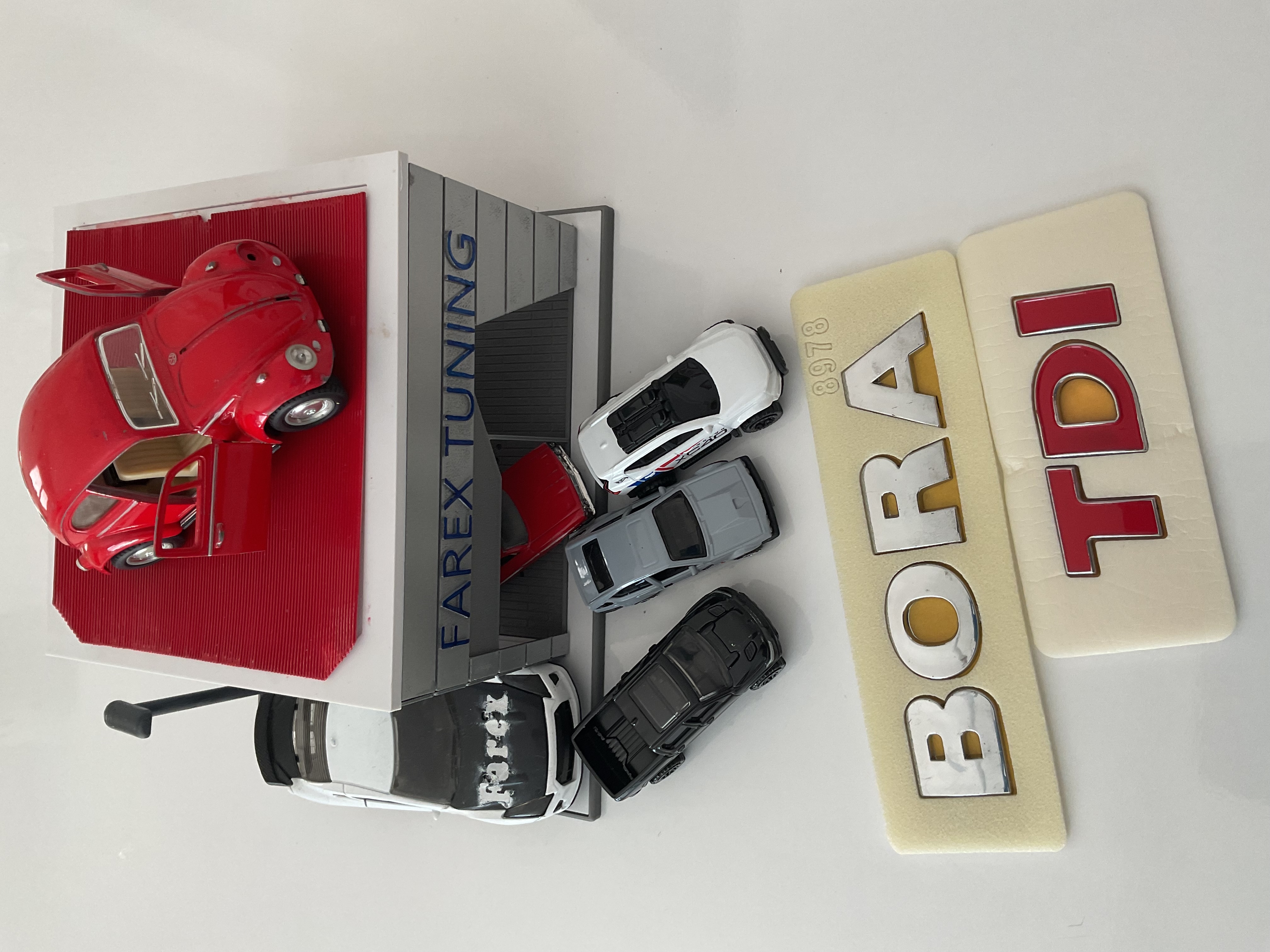 Volkswagen Bora ve TDI ’’TDI Kırmızı’’ Krom Bagaj Yazısı Seti 2’li 3M 3D ABS