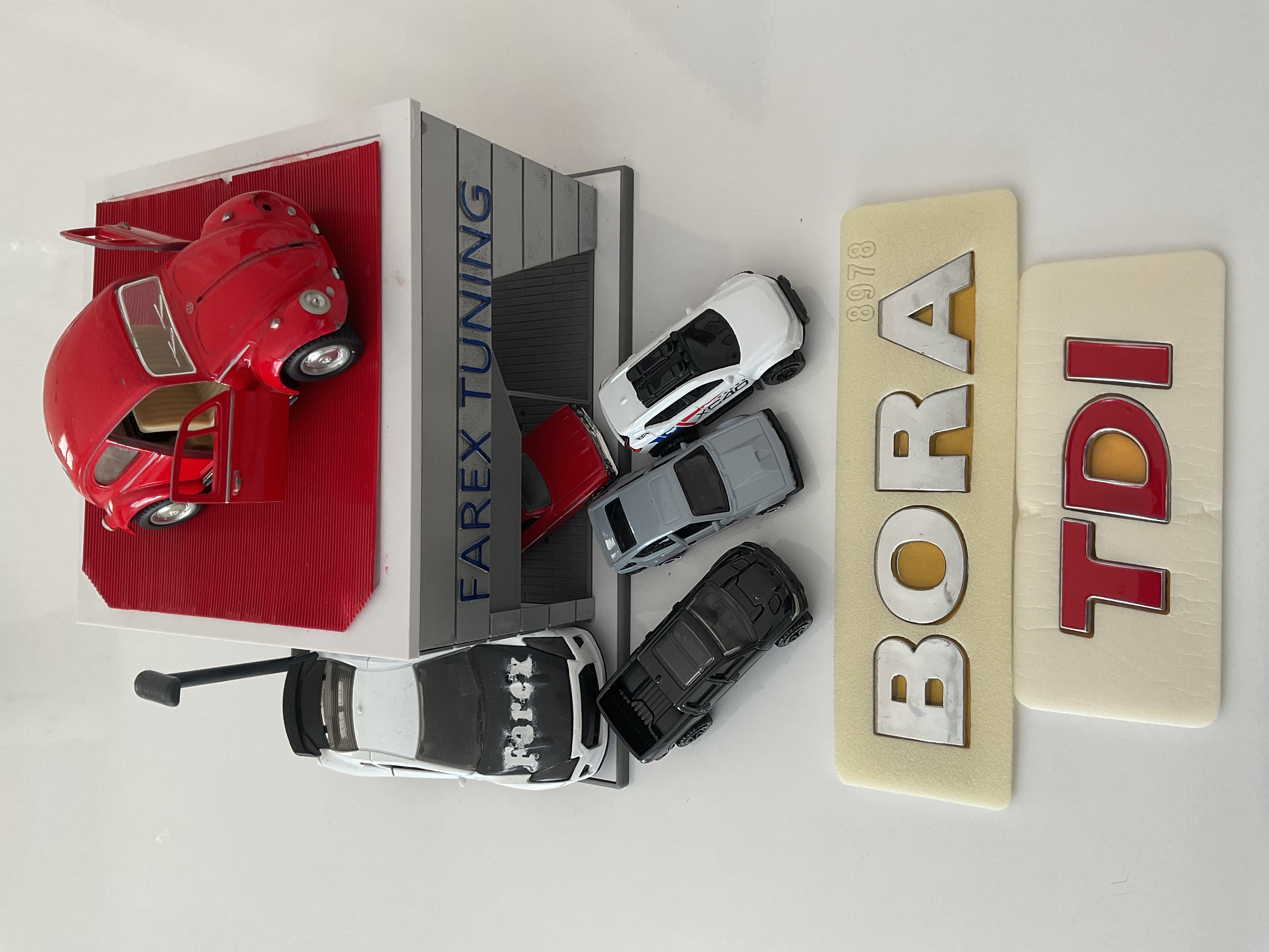 Volkswagen Bora ve TDI ’’TDI Kırmızı’’ Krom Bagaj Yazısı Seti 2’li 3M 3D ABS