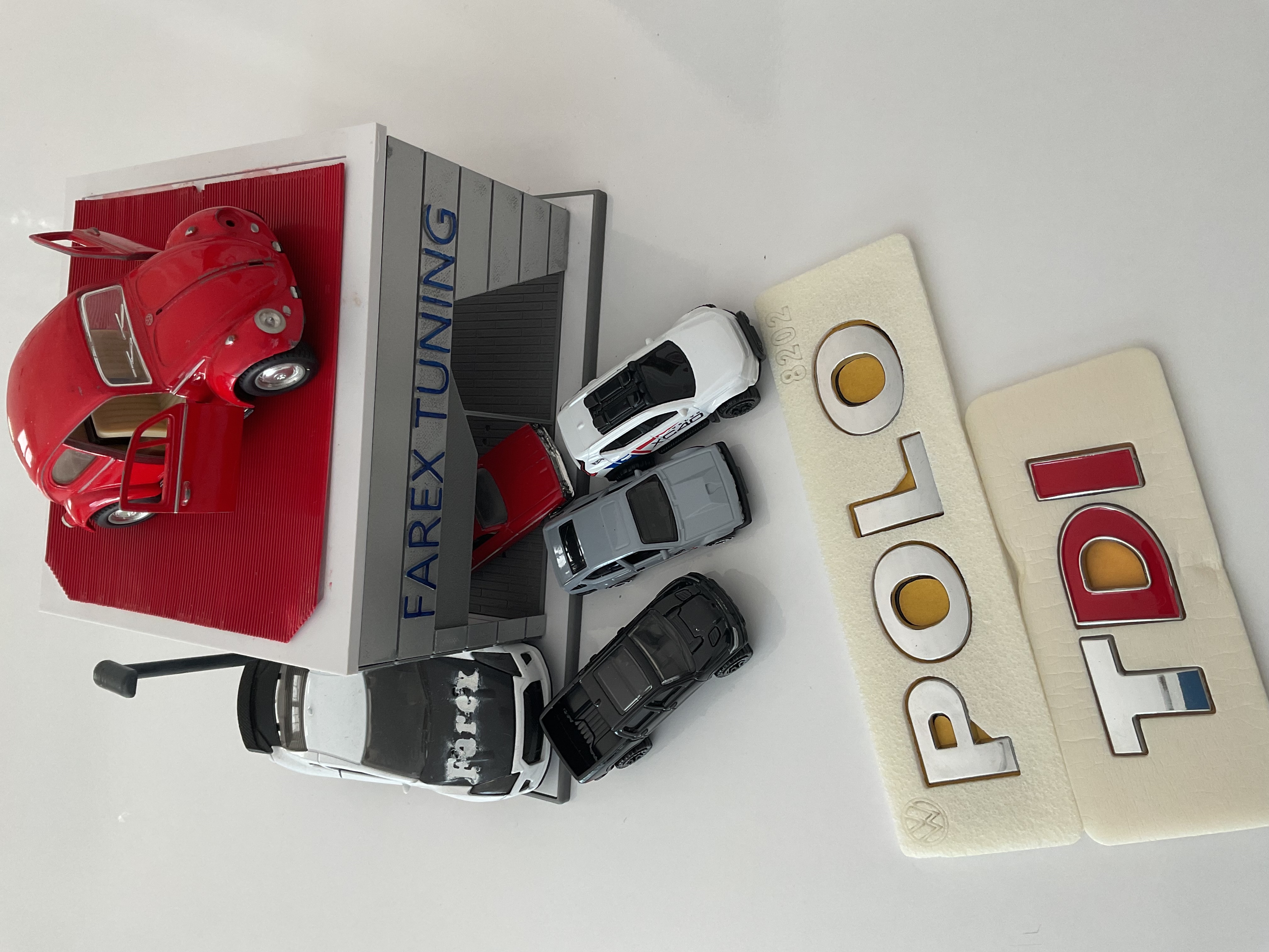 Volkswagen Polo ve TDI ’’DI Kırmızı’’ Krom Bagaj Yazısı Seti 2’li 3M 3D ABS